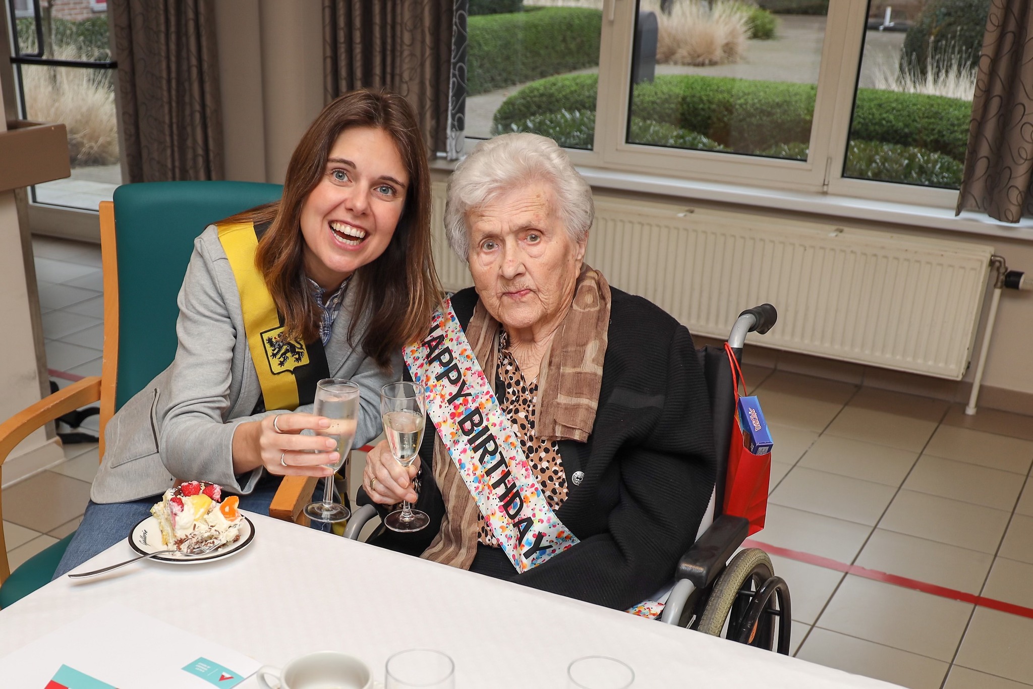 Viering van de 102de verjaardag van Julia Roelandt