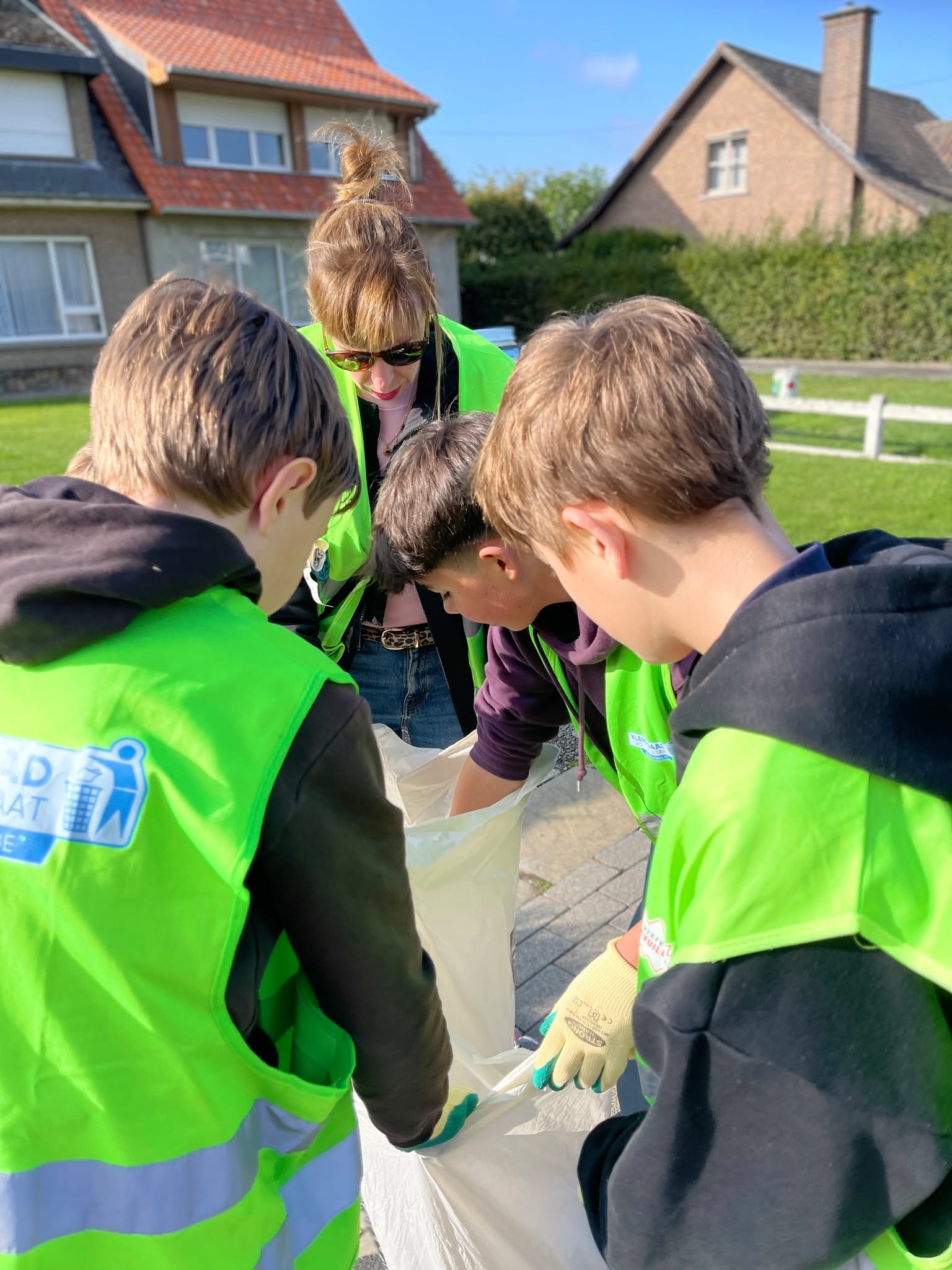 🌍 Meer dan 1000 leerlingen ruimen straten op tijdens ILvA-zwerfvuilactie! 💪