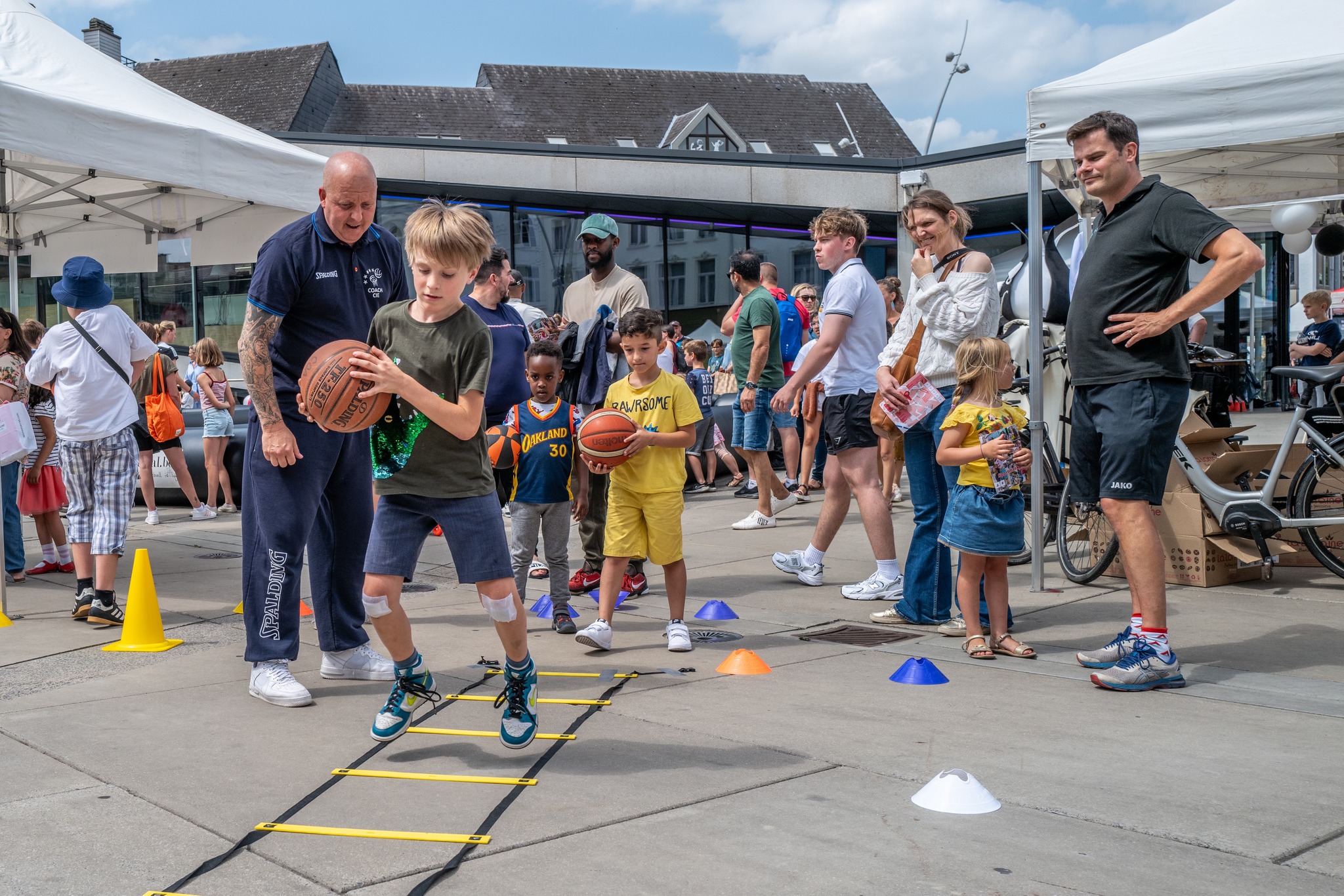 🎉 Beleef de Sportmarkt in Aalst – zondag 6 juli! 🏀🤸‍♂️🚴‍♀️