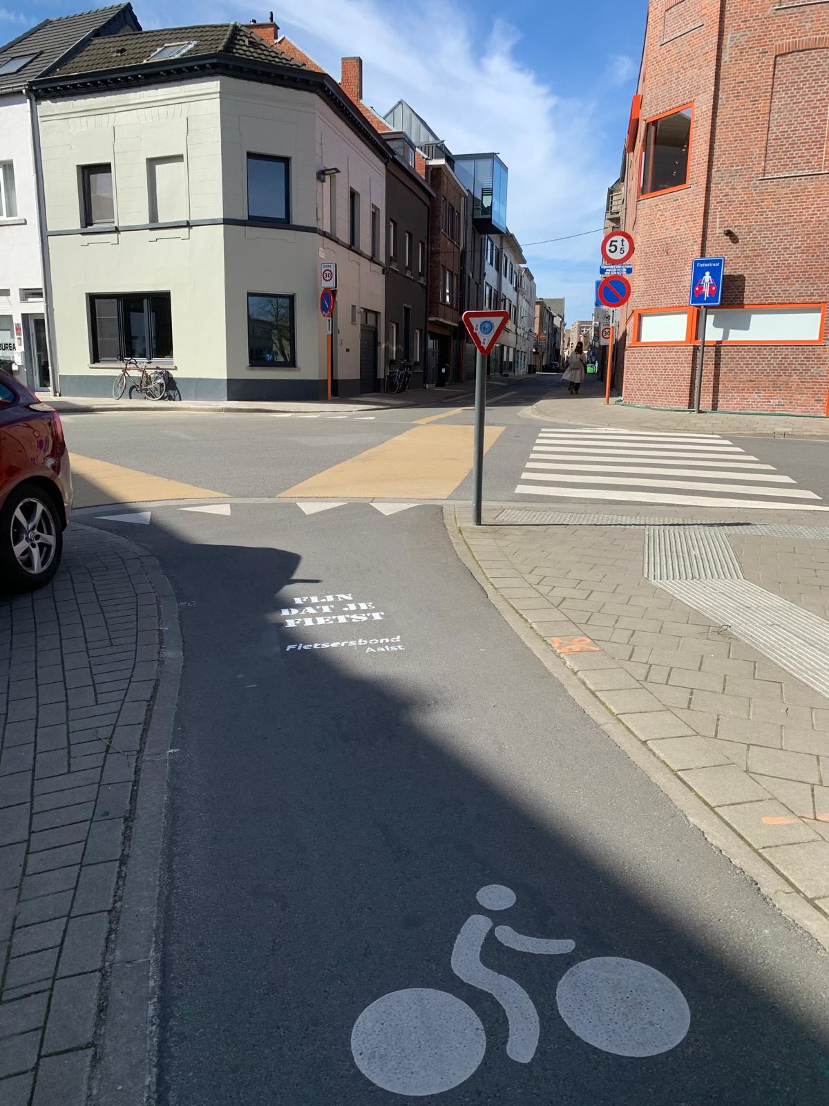 🚲 Op deze Nationale Applausdag voor Fietsers zet Vooruit Aalst en de Fietsersbond Aalst alle fietsers in de bloemetjes.