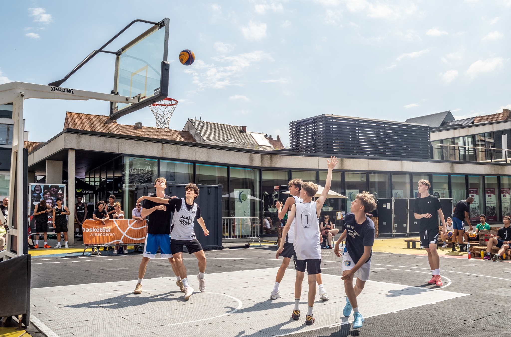 🏀 Hopmarkt Aalst was het decor voor spectaculaire Crelan 3x3 Masters