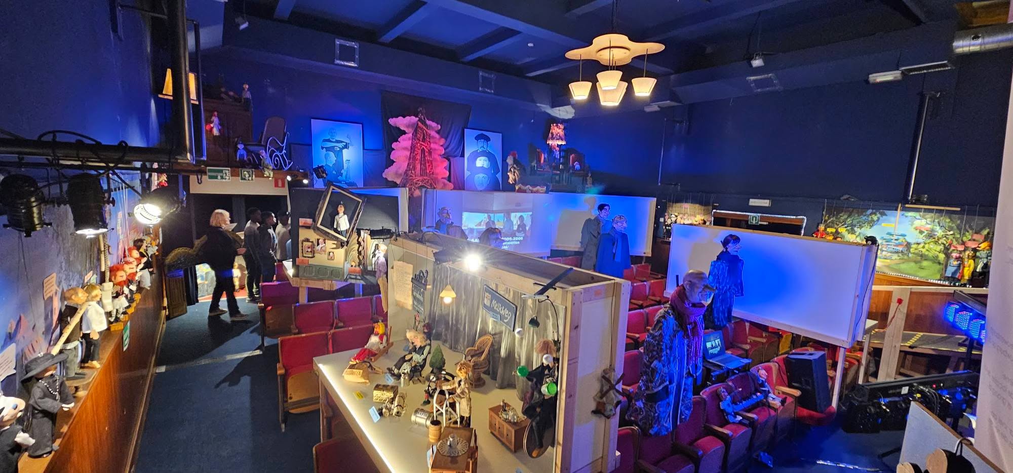 🎭 Aabazjoer viert 35 jaar met expo in Aalst! 🎉