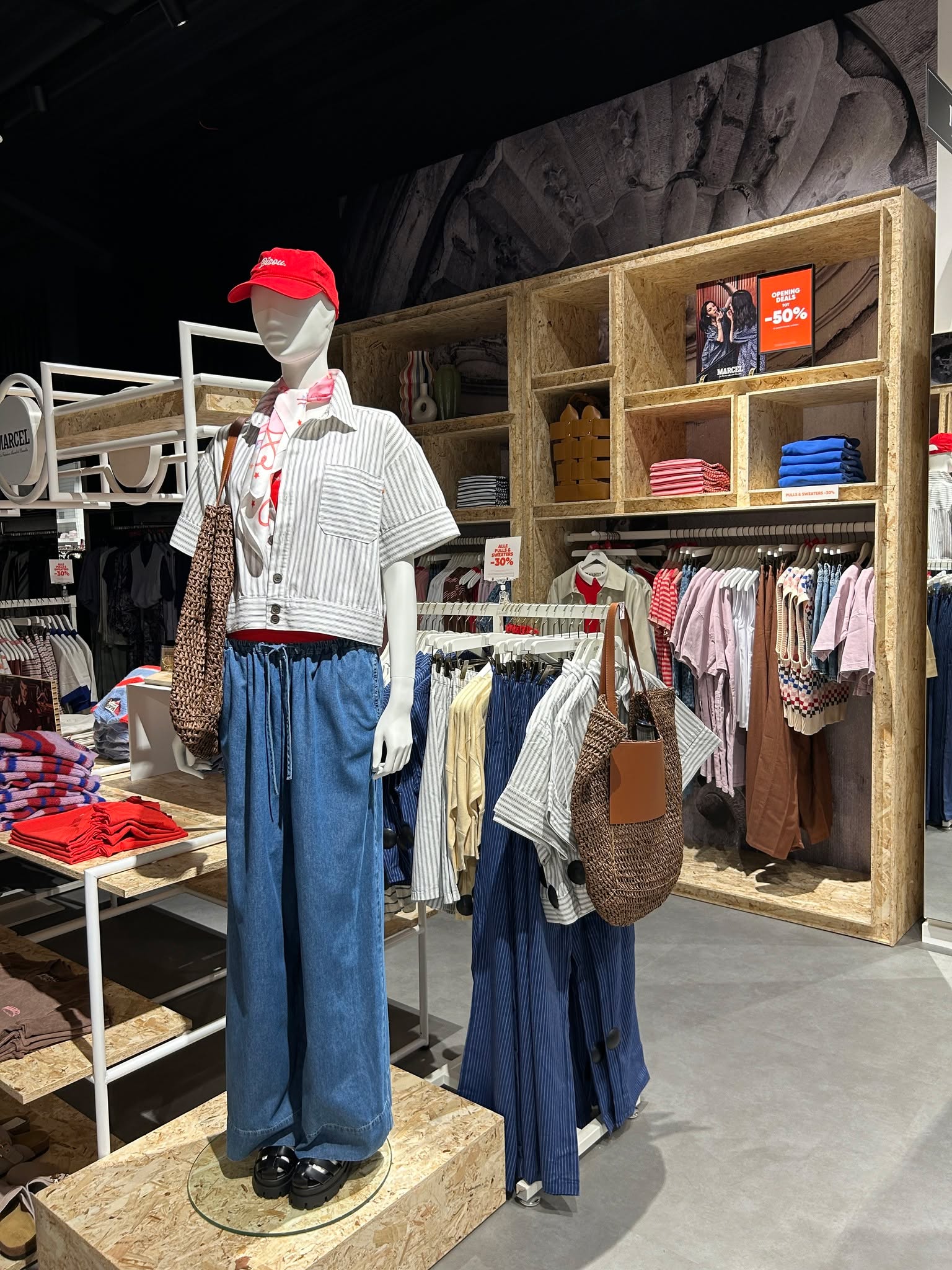 👖🛍️ ZEB verhuist allereerste winkel in Aalst naar nieuwe locatie