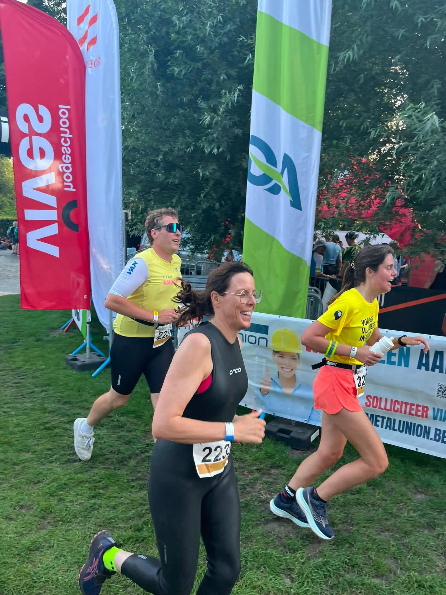 🏊‍♀️🚴🏻🏃🏻‍♀️ Pol&Sport-team schittert op 1/4 triatlon van Brugge! 🥳