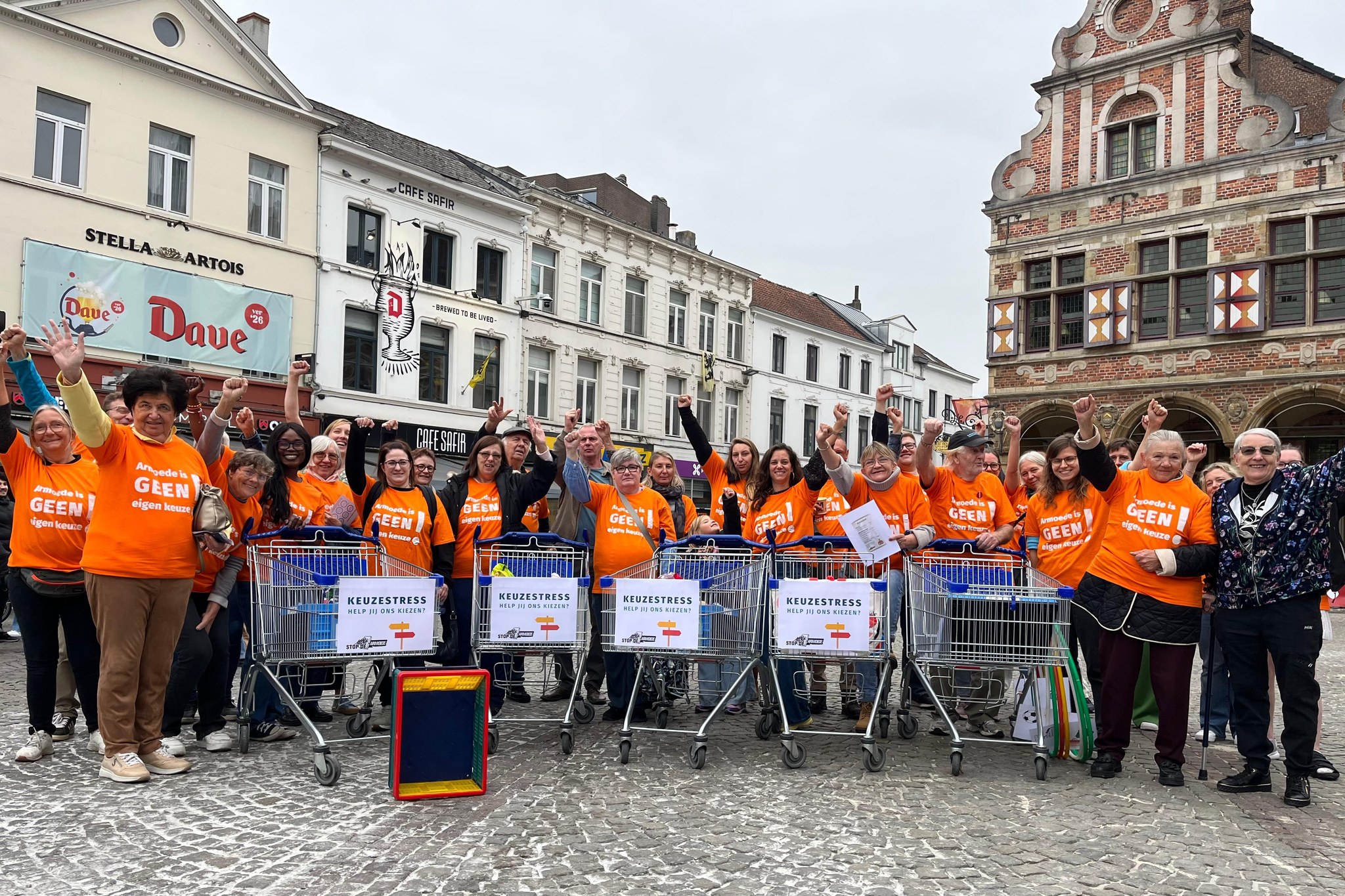 📰 Aalst voert actie voor een menswaardig inkomen: “Ziek of werkloos zijn is zelden een keuze”