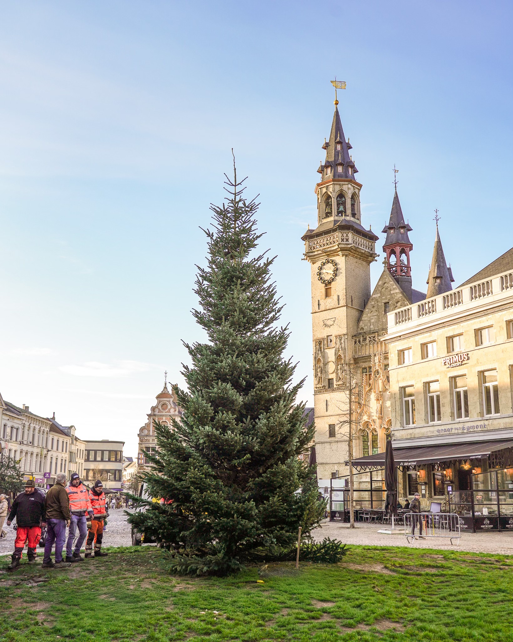 🎄✨ Het startschot voor de eindejaarsperiode is officieel gegeven.🎄✨