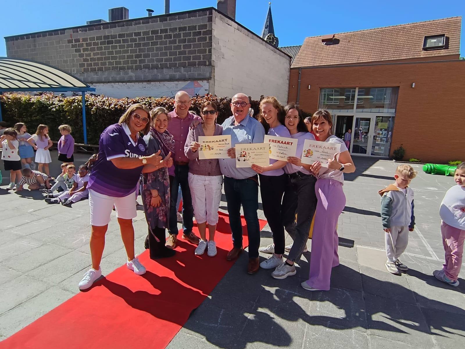 👏 Na een loopbaan van 42 jaar heeft directeur Patrick Coppens afscheid genomen van het onderwijs.