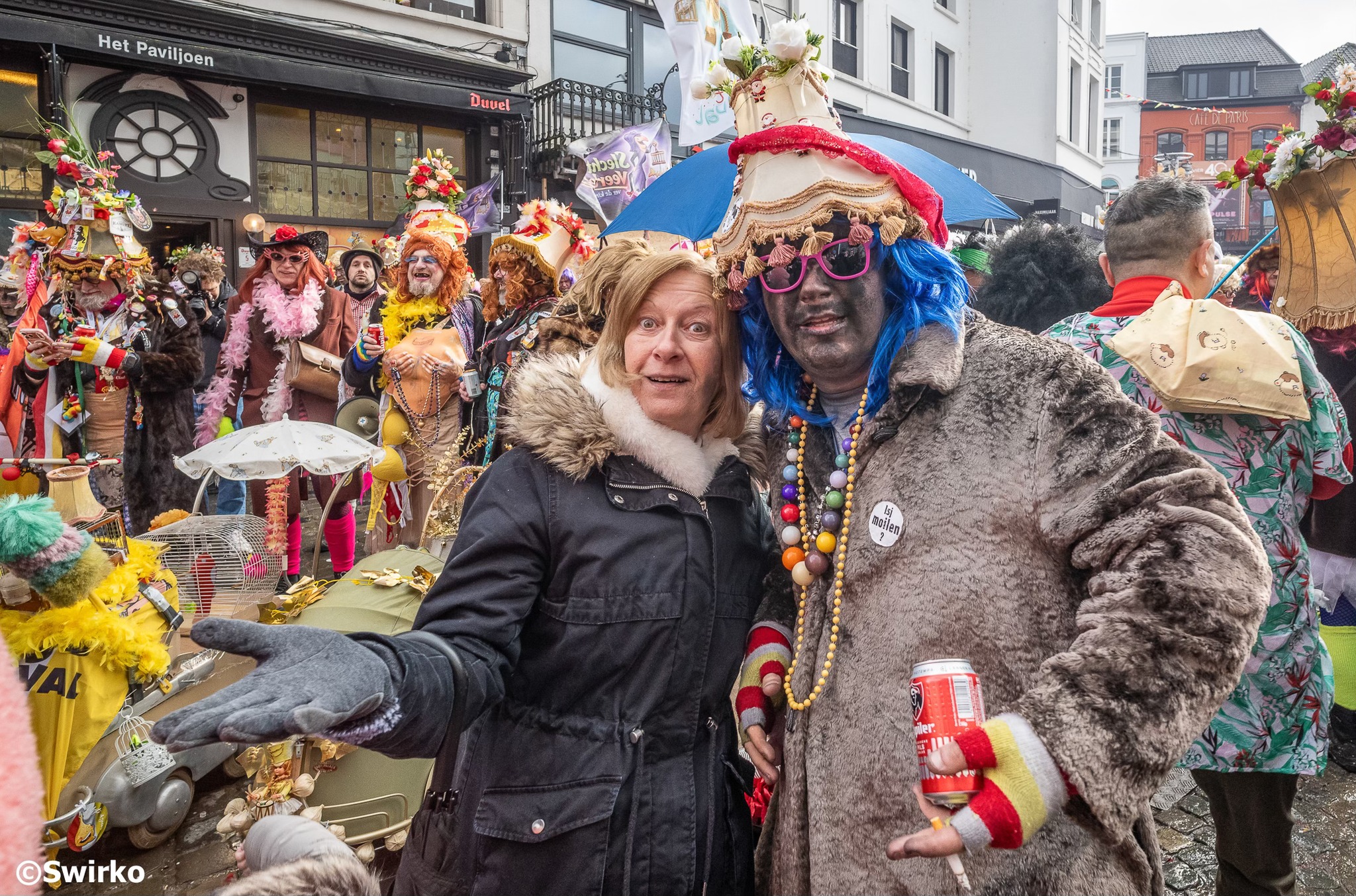Traditie leeft: Voil Jeanetten domineren laatste carnavalsdag 🎭