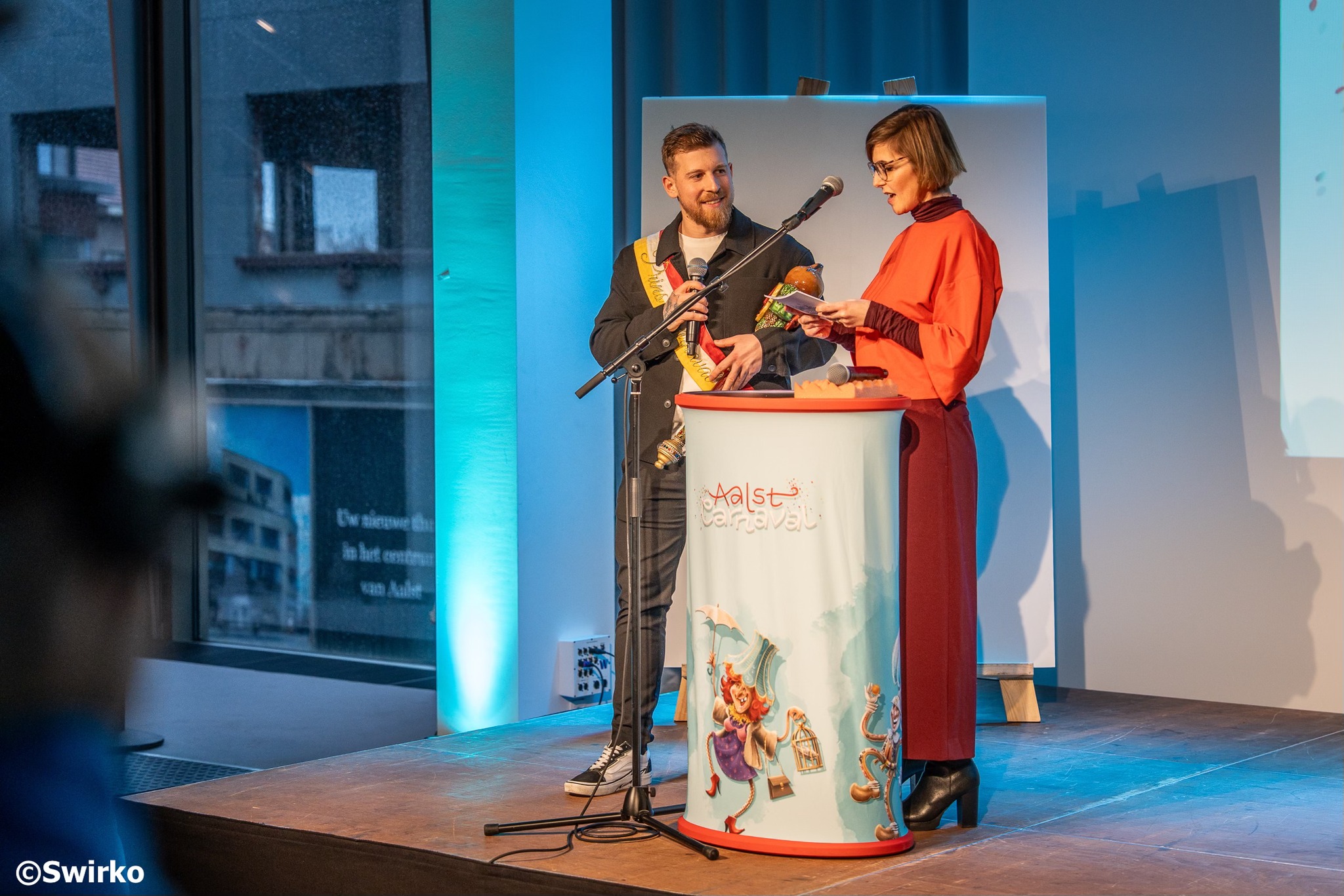 🎭 Filmmaker Nicolas Keppens ontwerpt carnavalsaffiche 2026 – De Gilles zorgen voor de verbrandingspop 🔥