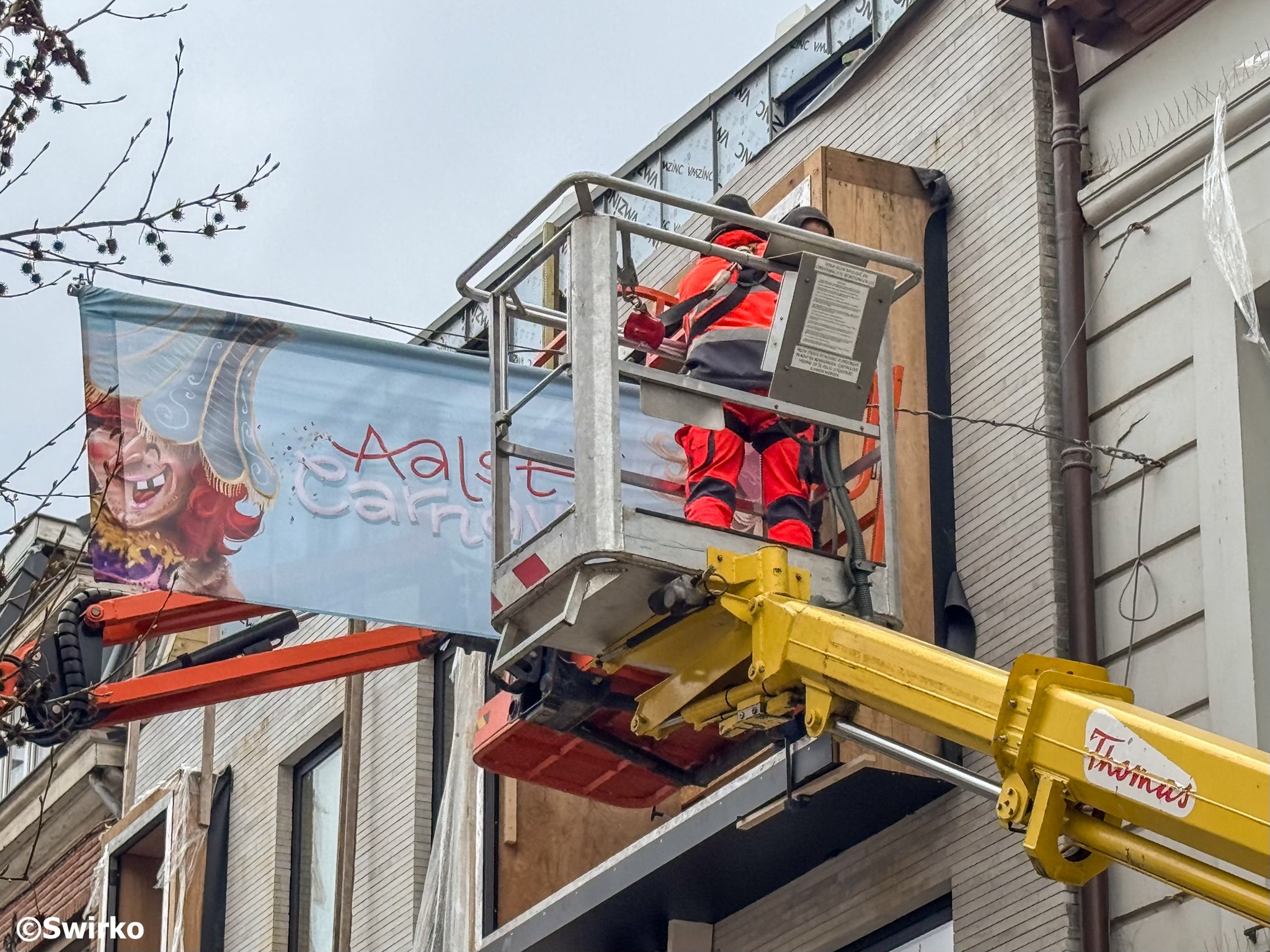 🎡🎭 Carnavaldecors & Winterfoor verdwijnen... tot volgend jaar! 🎭🎡
