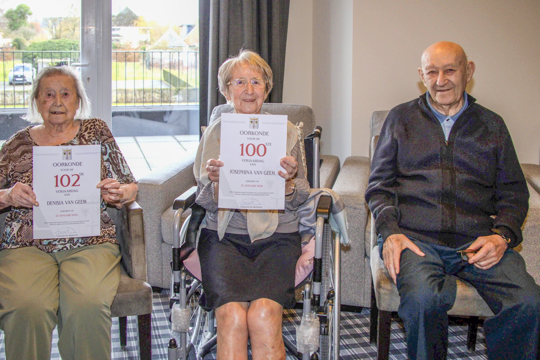 🎉 102 & 100 kaarsjes voor de zusjes Van Geem 🎂