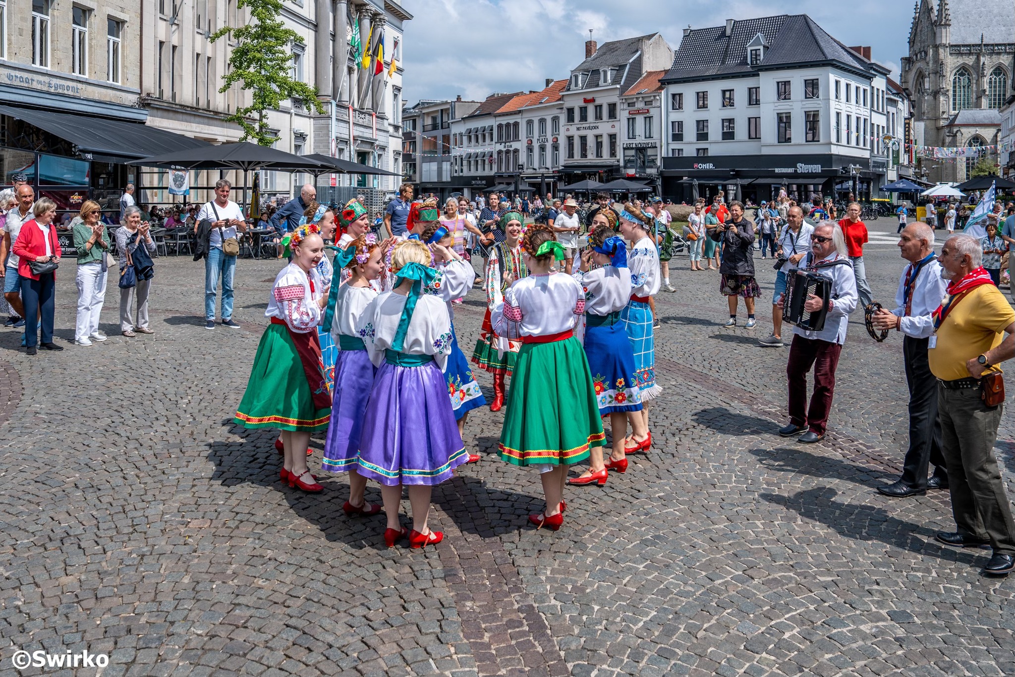 🌍✨ Aalst danst op het ritme van de wereld! ✨🌍