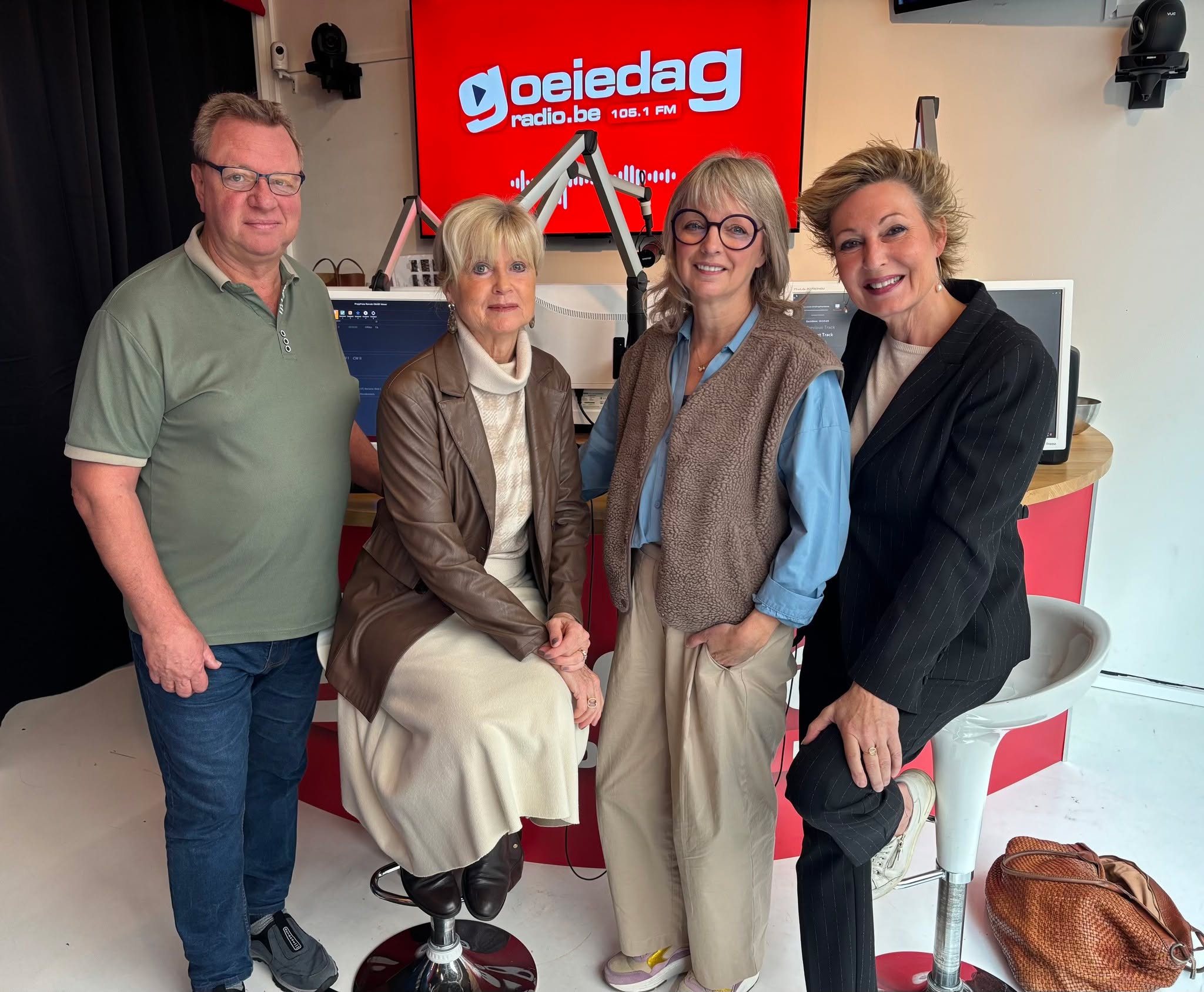 🎤 Vandaag te gast tijdens Aalst Leeft! met Sabine en Peter in de radiostudio van Goeiedag Radio