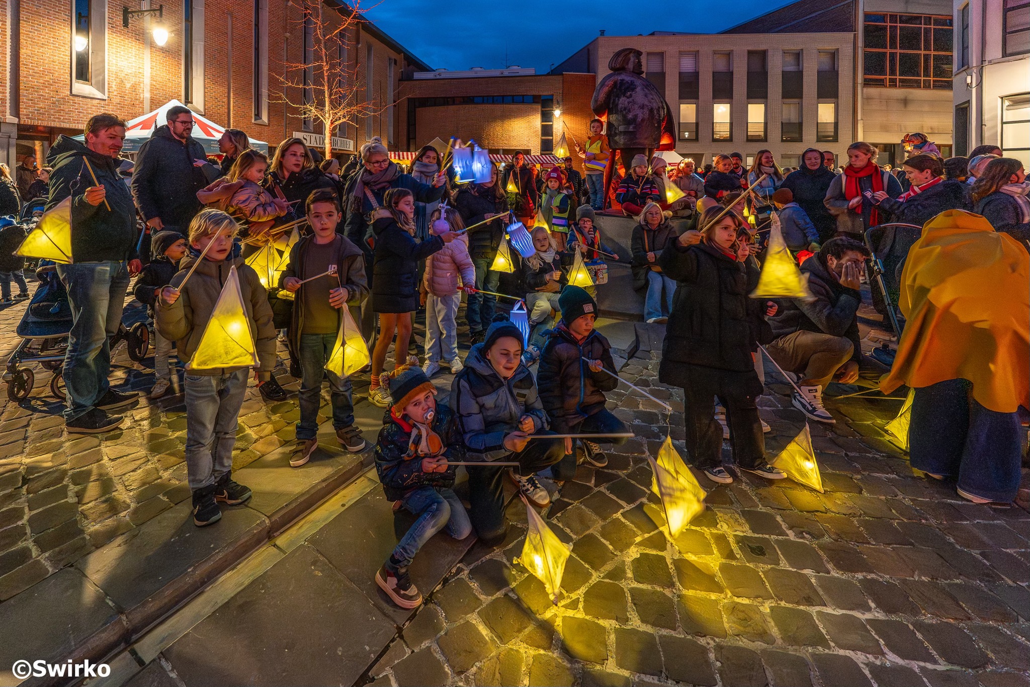 ✨ Honderden lichtjes kleuren opnieuw het Aalsterse stadscentrum ✨