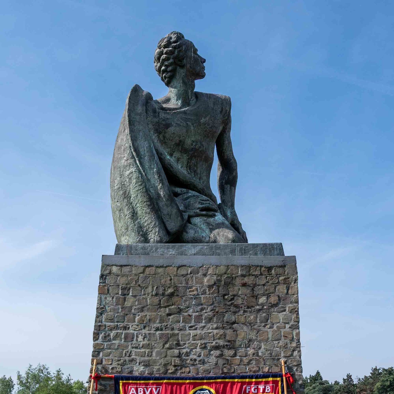 🟥 “Nooit meer fascisme”