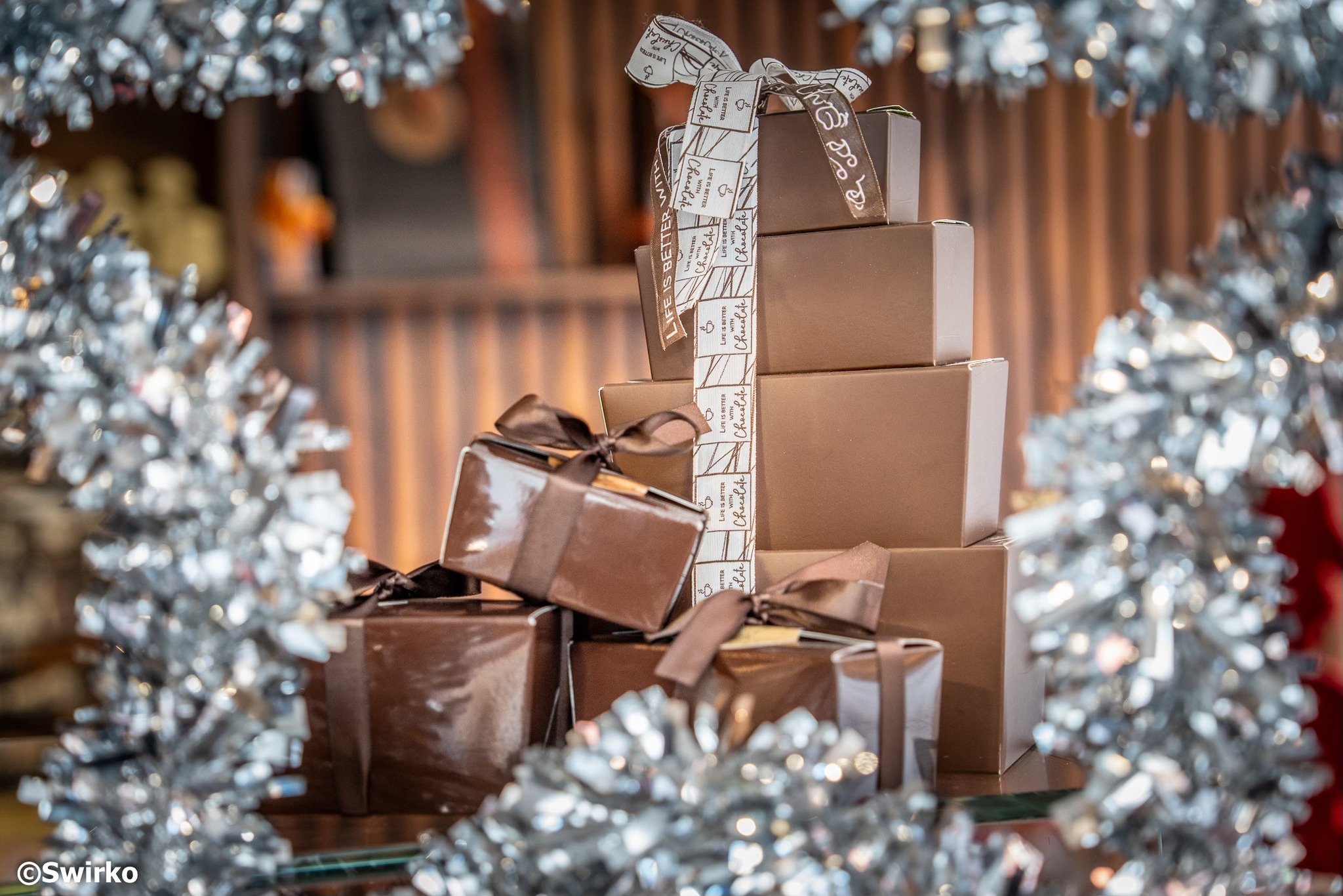 Winkelen in Aalst :✨ Aalst Twinkelt en de handelaars twinkelen mee! ✨ Op vrijdag 5 december openen we weer het traditionele kerstseizoen in Aalst. En geloof ons: winkelen in Aalst wordt dit jaar nóg gezelliger. ✨ We brachten vandaag iets bijzonder naar e…