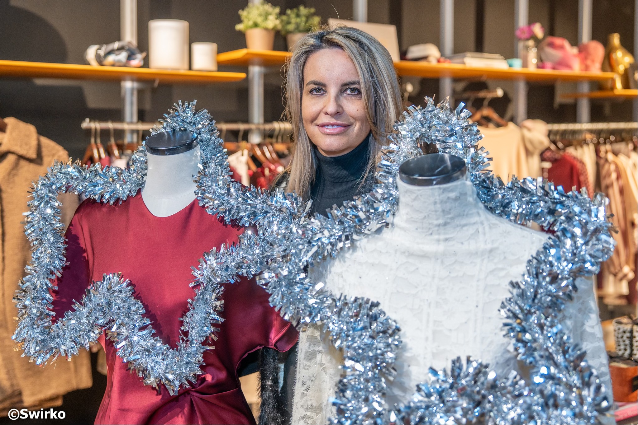 Winkelen in Aalst :✨ Aalst Twinkelt en de handelaars twinkelen mee! ✨ Op vrijdag 5 december openen we weer het traditionele kerstseizoen in Aalst. En geloof ons: winkelen in Aalst wordt dit jaar nóg gezelliger. ✨ We brachten vandaag iets bijzonder naar e…