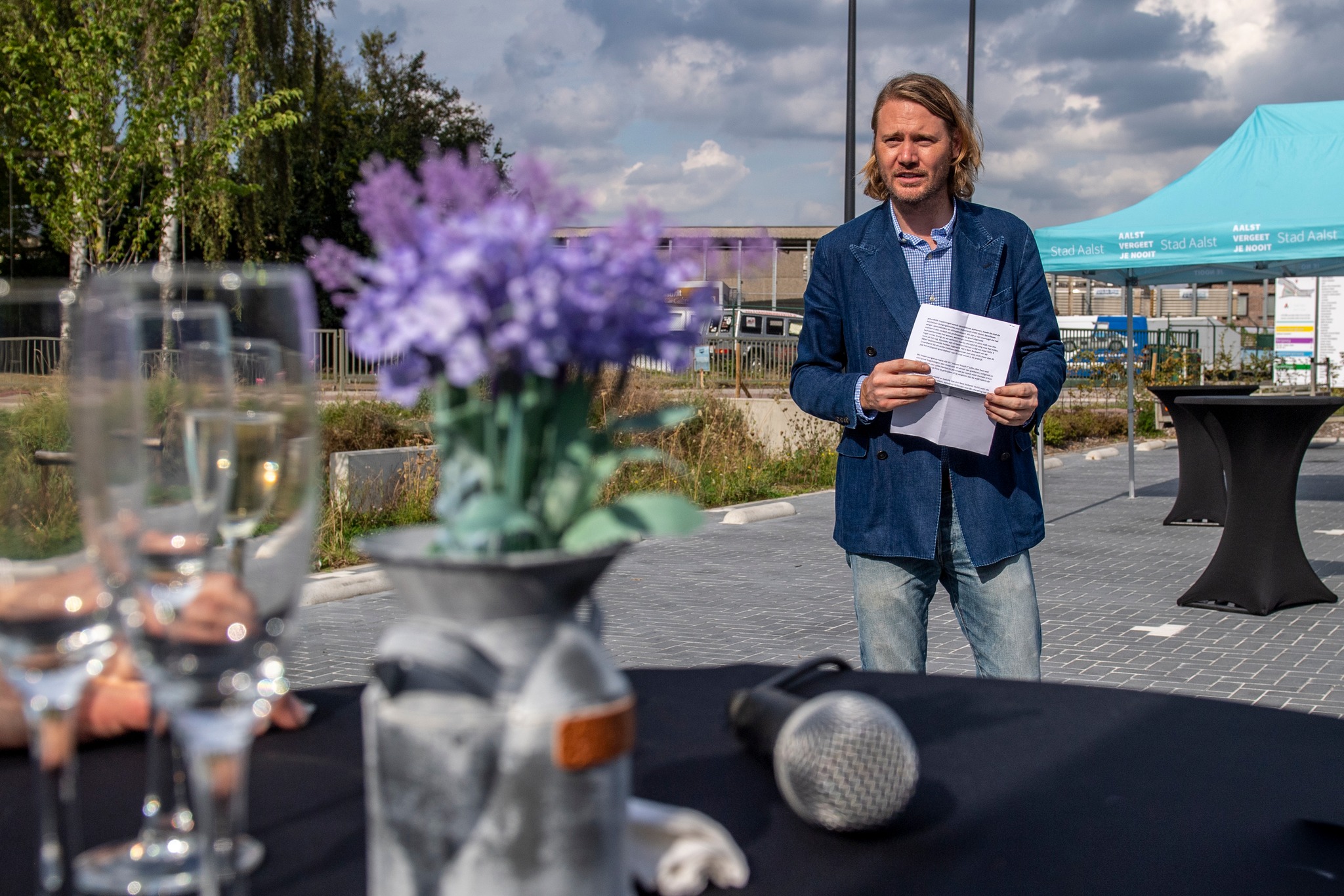 Goed nieuws voor lokale jeugdbewegingen, carnavalsverenigingen of theatergroepen.