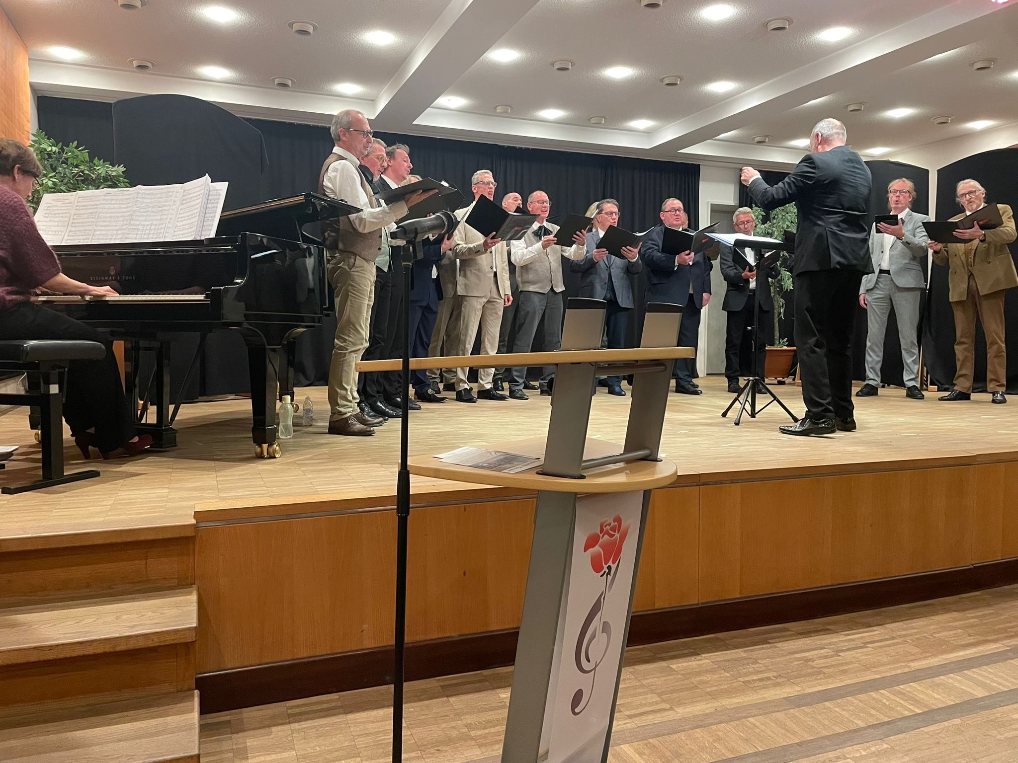 📣 KRATZFUSS ON TOUR – EIGENZINNINGE GENTLEMEN VEROEVEREN DUITSLAND