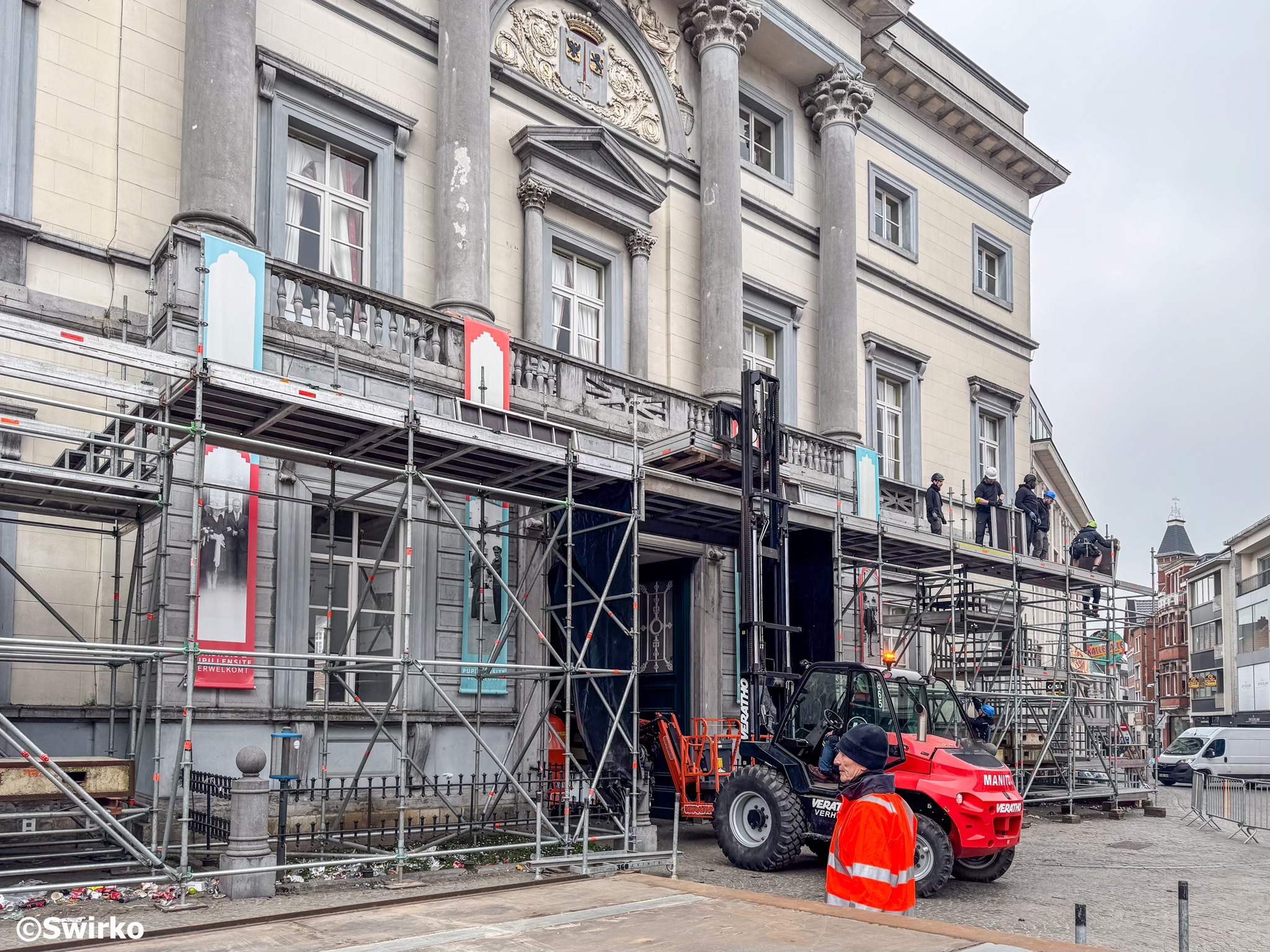 🎡🎭 Carnavaldecors & Winterfoor verdwijnen... tot volgend jaar! 🎭🎡