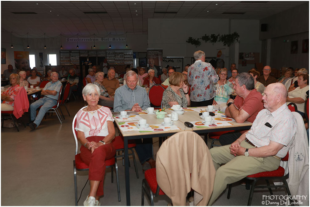 OKRA Streekpunt Aalst zet 100 teamleden in de bloemetjes tijdens inspirerende startdag.