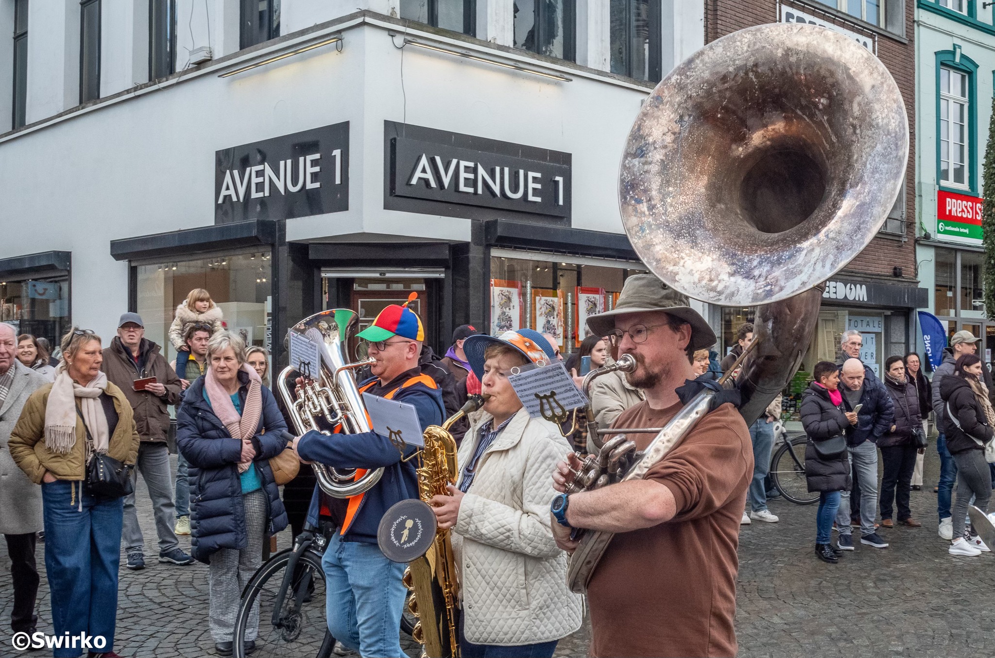 De Aalsterse Gilles zetten Aalst meteen in carnavalsmodus 🎉