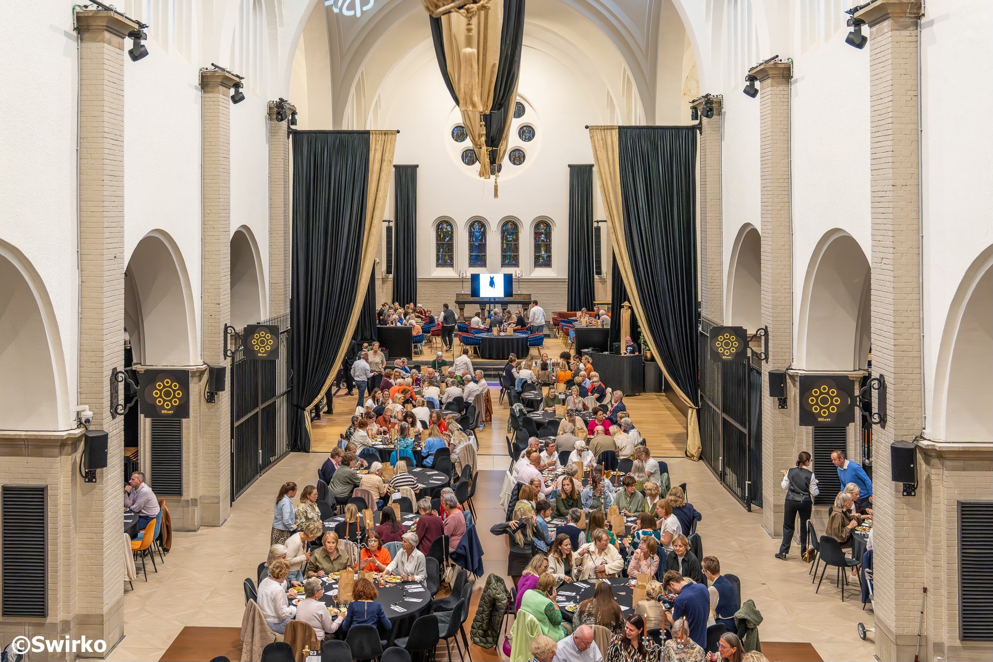 👗👠💍Modeshow zet Aalsterse handelaars in de kijker in Heilig Hartkerk