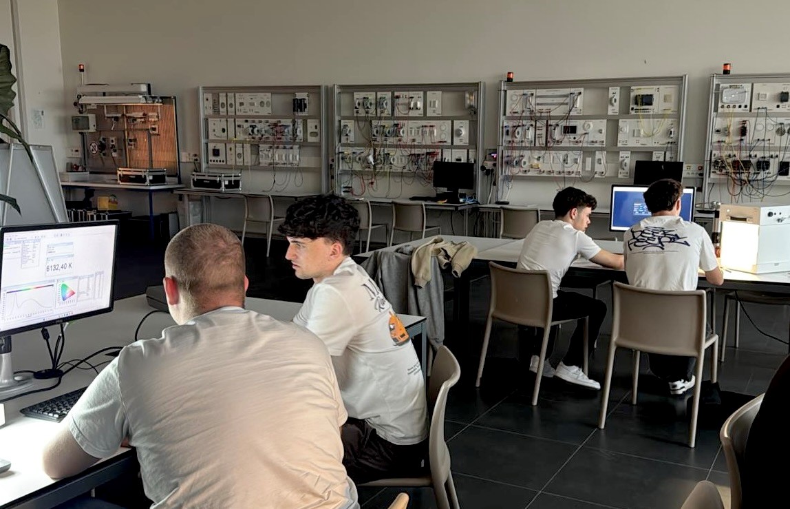 🌍⚡ Odisee-studenten vergelijken energie-aanpak in België en Spanje tijdens uitwisseling met Barcelona