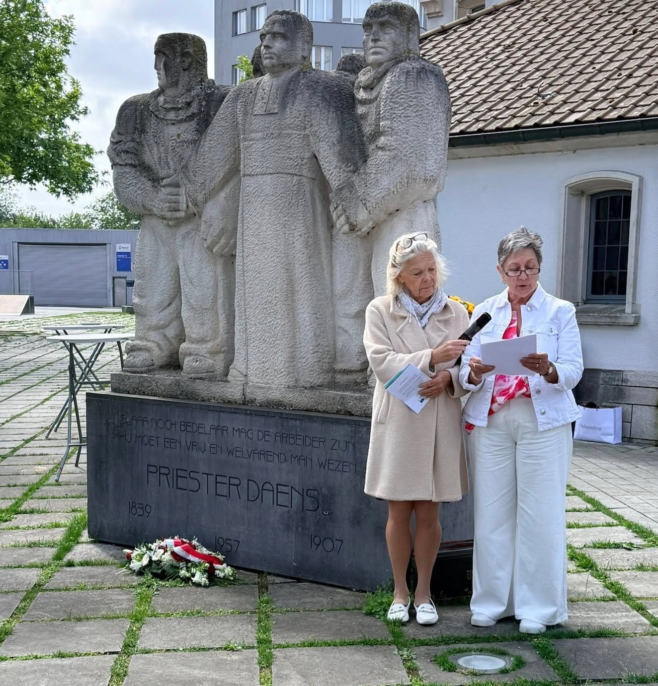 📰 Herdenking van Adolf Daens in Aalst met misviering en bloemenhulde