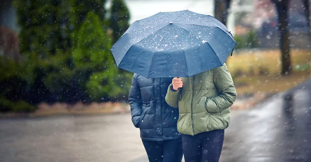 ‼️"Na de middag worden (zeer) krachtige rukwinden en veel regen voorspeld. 💨 De veiligheidsdiensten staan paraat.