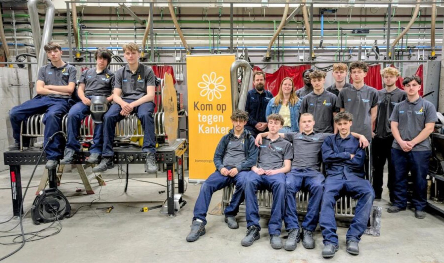 📰✨ Leerlingen VTI Aalst maken indrukwekkend eerbetoon tegen kanker