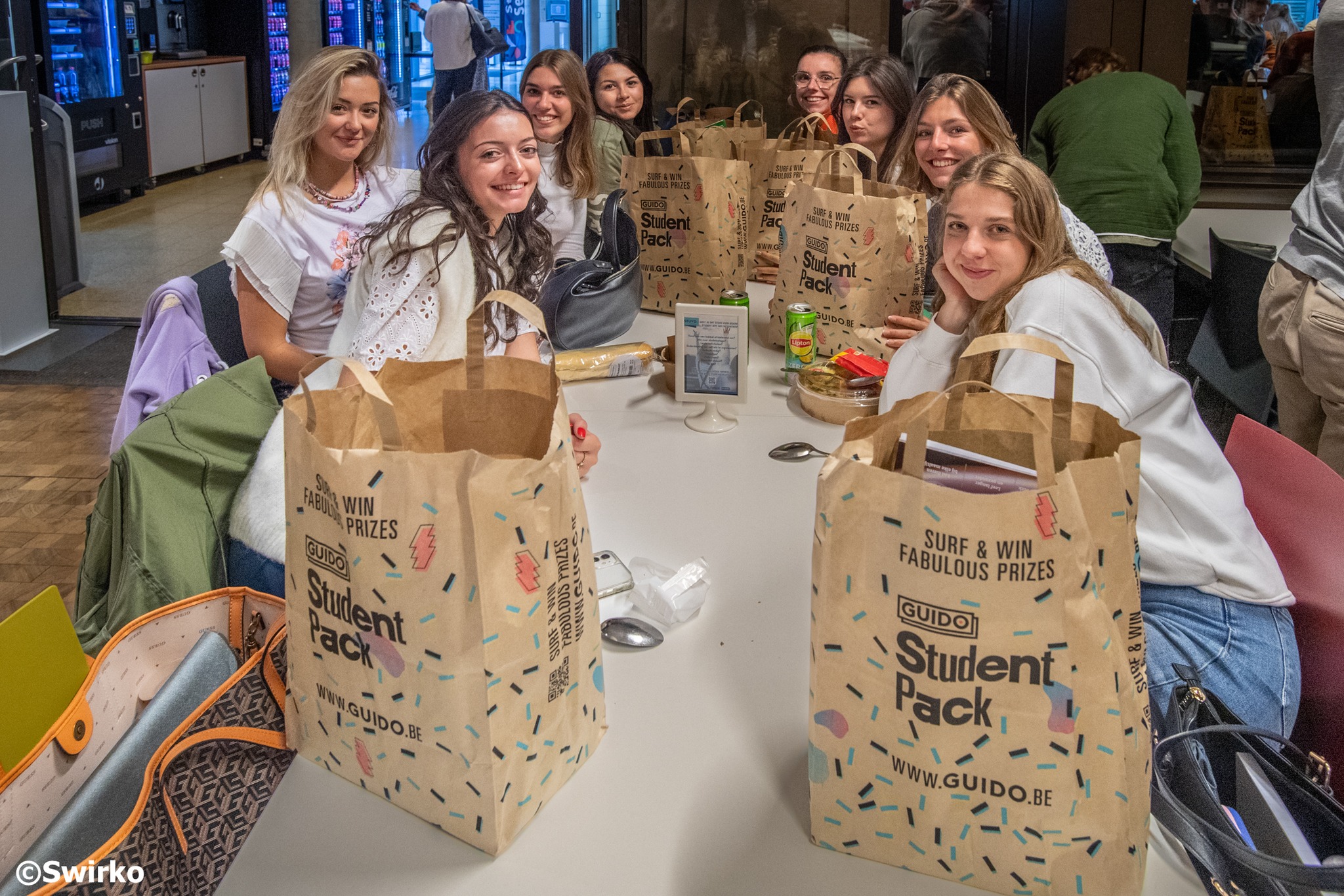 Odisee Hogeschool campus Aalst heeft het nieuwe academiejaar geopend met een opvallende stijging van 20% in het aantal studenten in vergelijking met het voorgaande jaar. 
