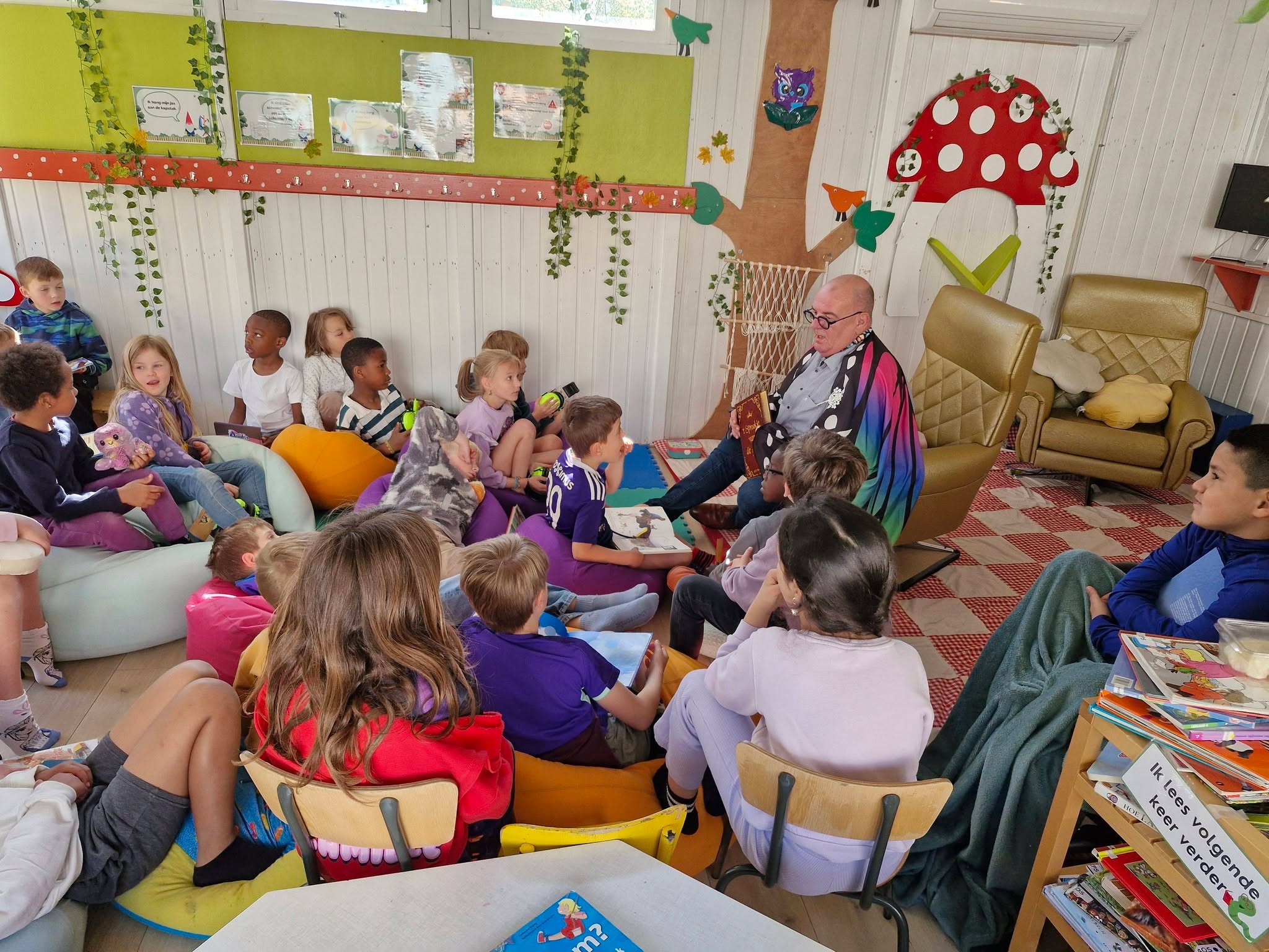 👏 Na een loopbaan van 42 jaar heeft directeur Patrick Coppens afscheid genomen van het onderwijs.