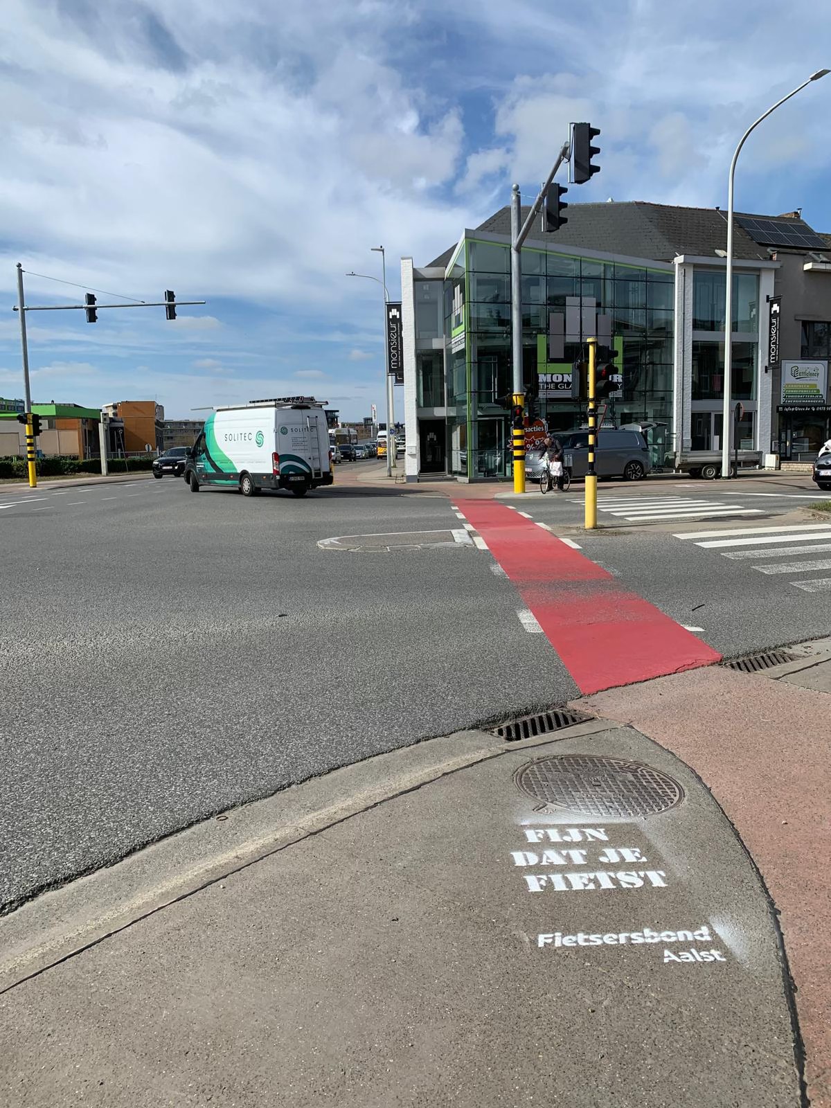 🚲 Op deze Nationale Applausdag voor Fietsers zet Vooruit Aalst en de Fietsersbond Aalst alle fietsers in de bloemetjes.