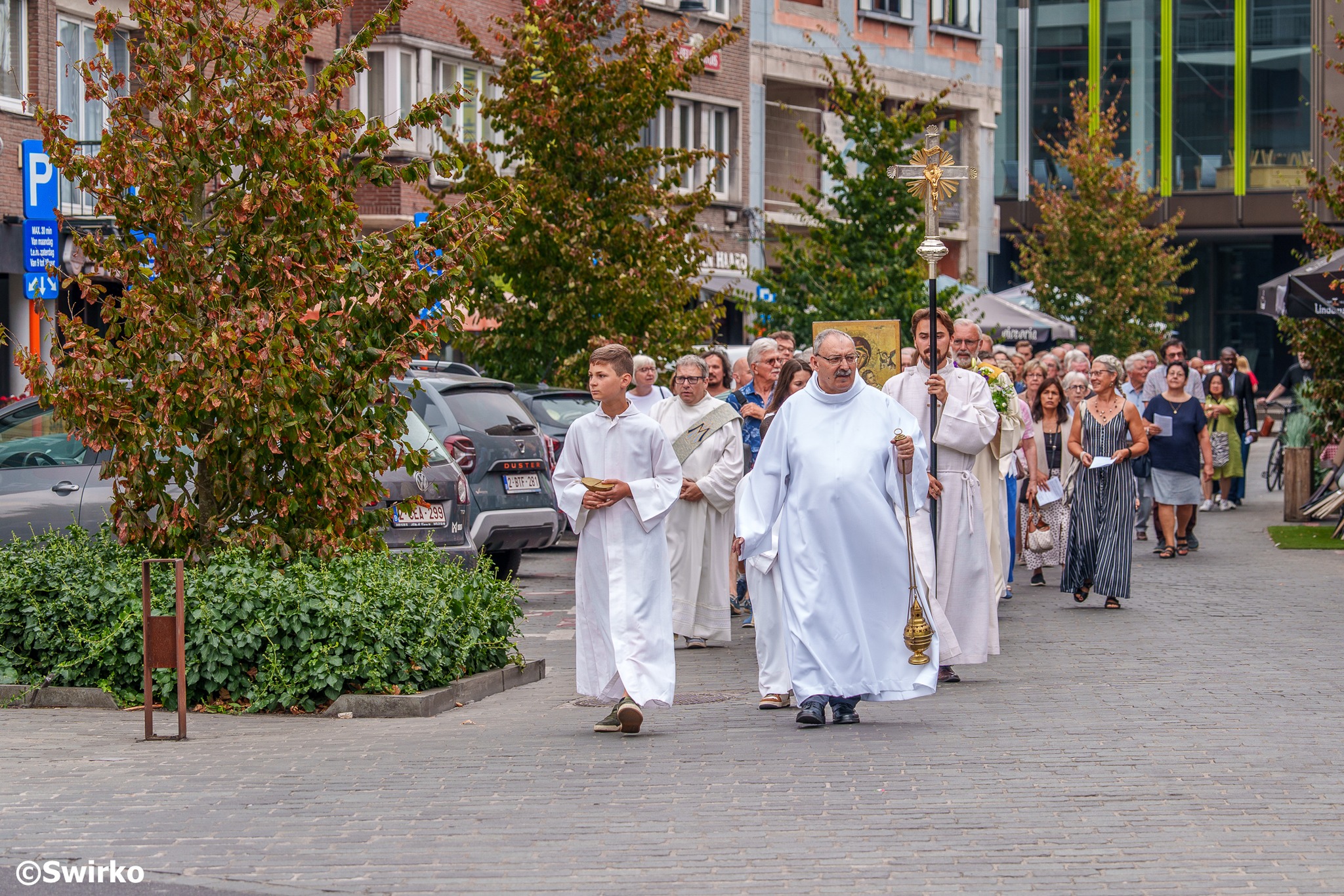 Aalst viert Onze-Lieve-Vrouw Tenhemelopneming met gebedstocht