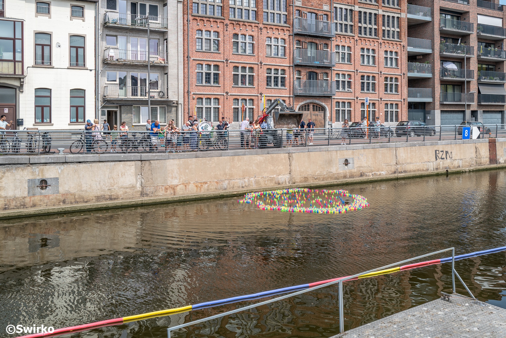 Eendjesrace van AKV Pertotal lokt opnieuw heel wat volk naar Werfplein
