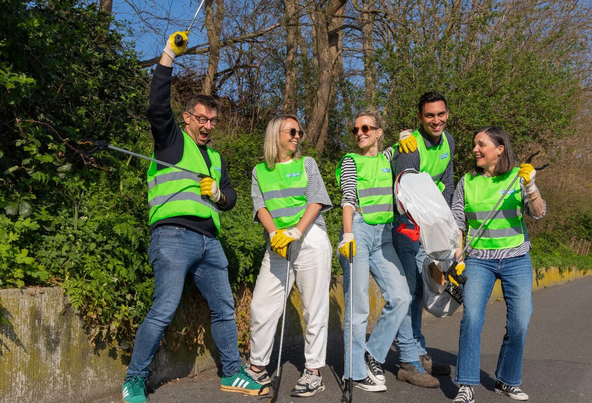 Meer dan 400 KuisKompanen trekken Aalst in met grijpstok en vuilniszak