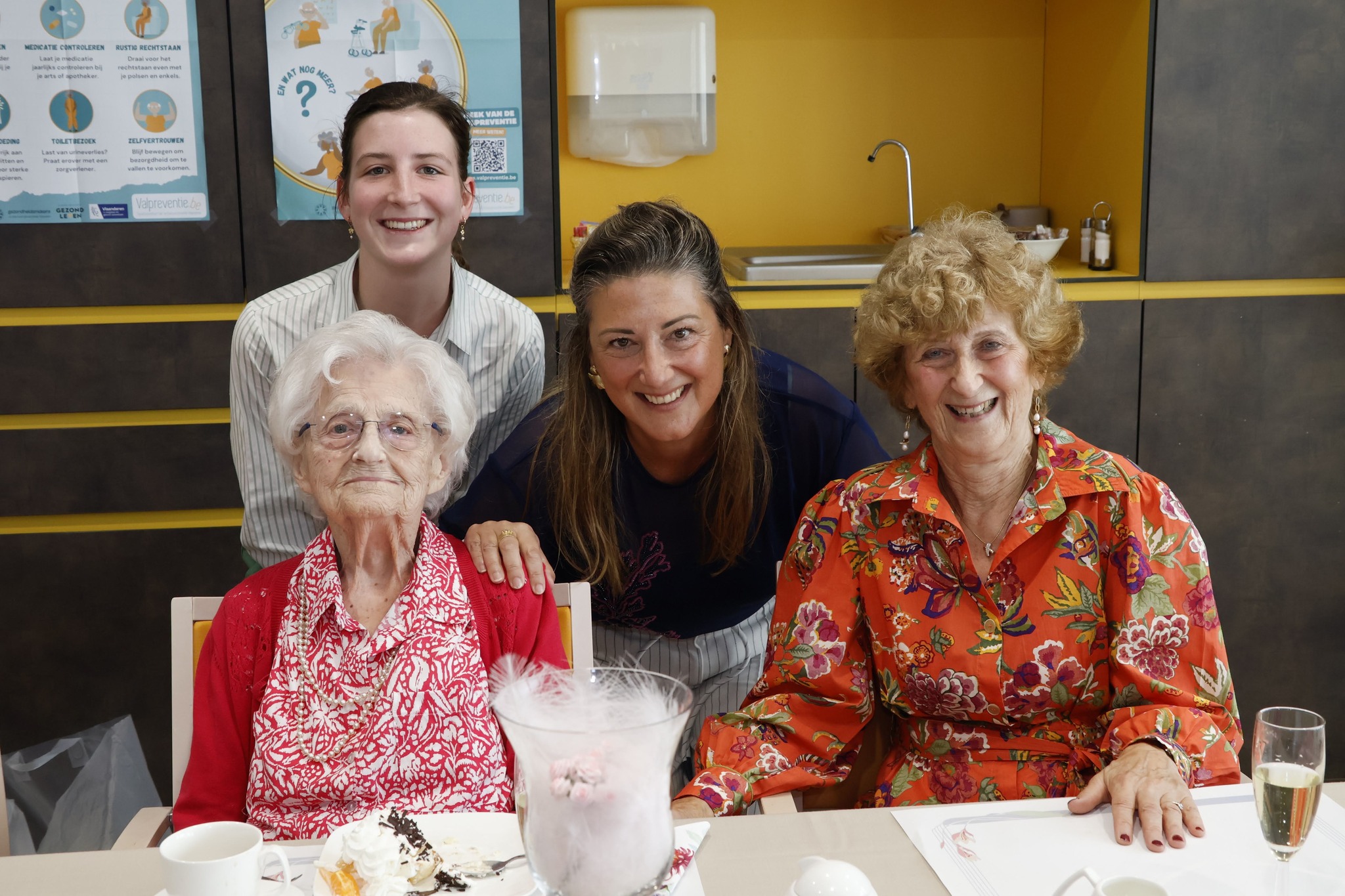 Twee dagen feest voor 100- en 106-jarige in Gijzegem: Denyse Cochez is oudste inwoonster van Aalst