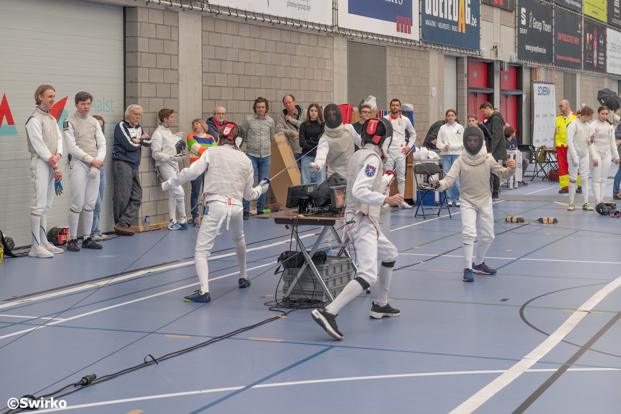 Scherma Aalst organiseerde zondag haar eerste succesvol tornooi in olympisch schermen voor de Vlaamse Schermbond VSB.