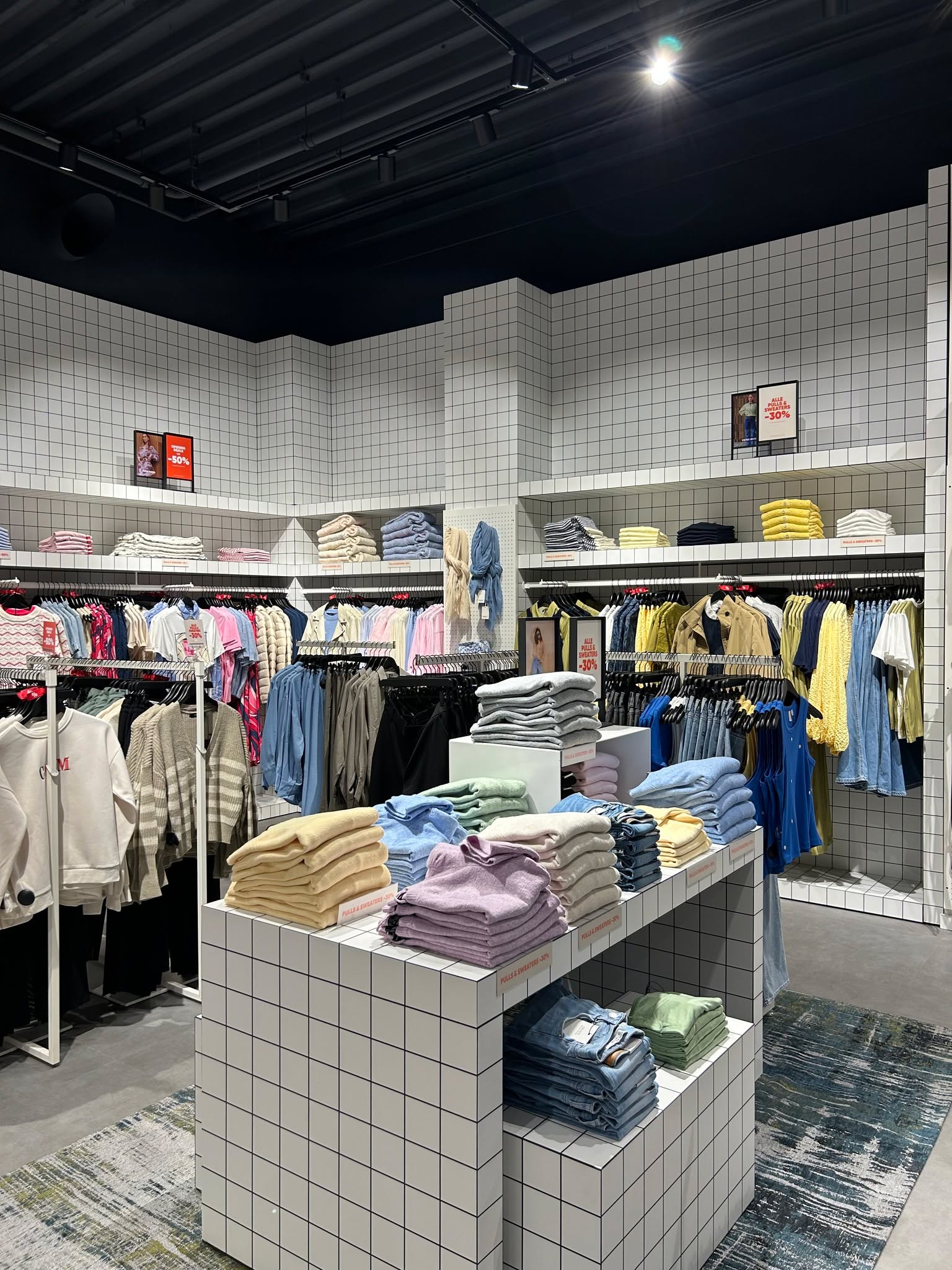 👖🛍️ ZEB verhuist allereerste winkel in Aalst naar nieuwe locatie