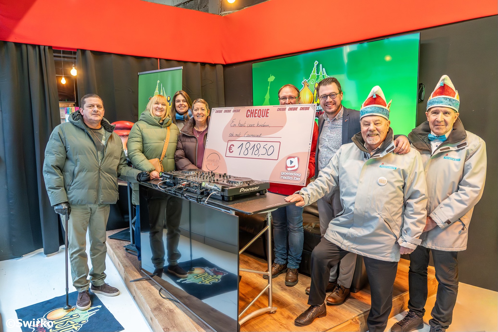 🎭💛 Cheque van maar liefst €1.818,50 voor “Een hart voor kinderen, ook met carnaval”