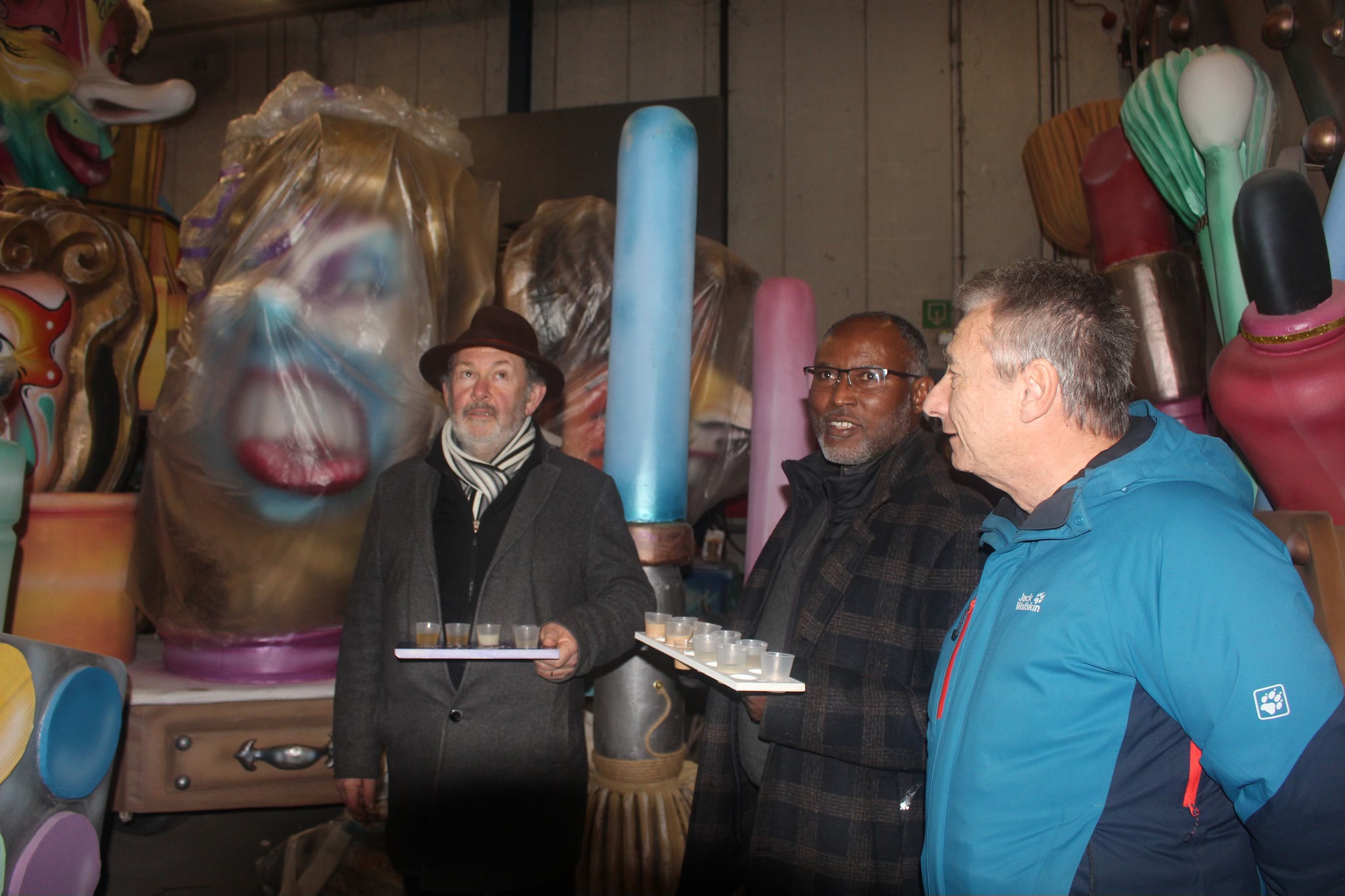 🍸 Team cd&v op jeneverronde in carnavalswerkhallen