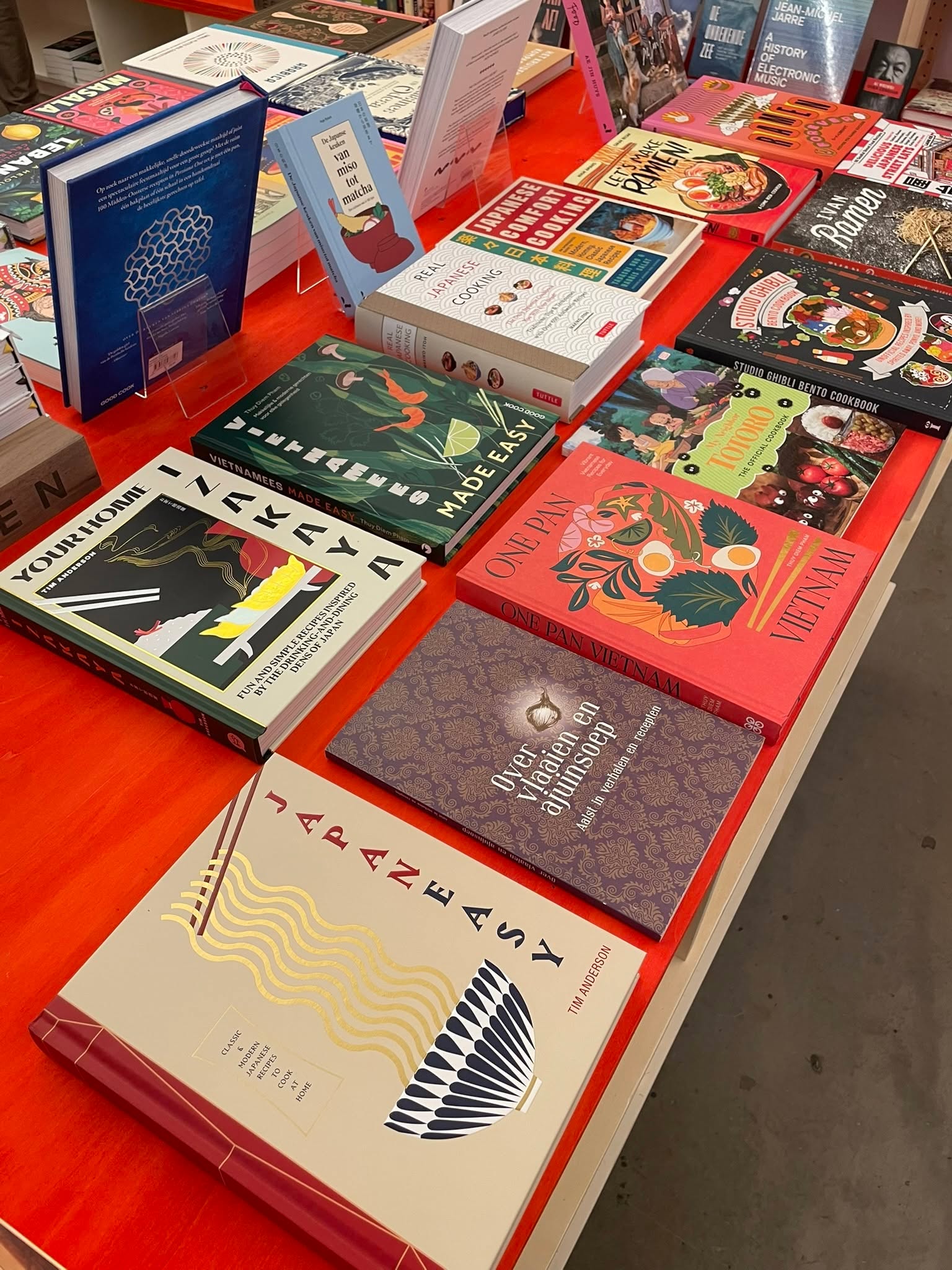 Cimorné stelt Maarten van Tokyo Books and Records voor