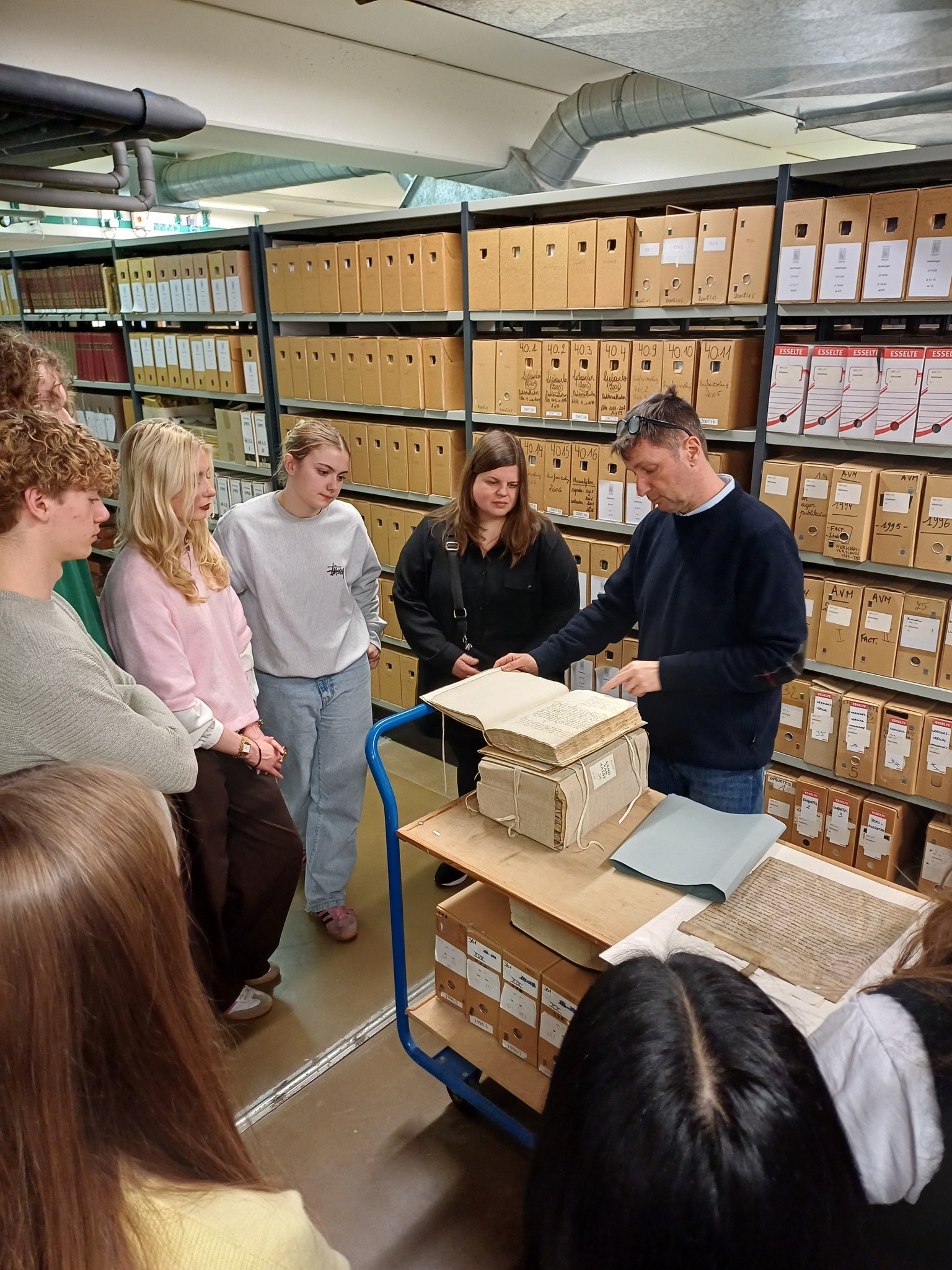 📦 Een schoendoos vol foto’s… dat is deze week ons bijzonder “stuk van de week”! ❤️