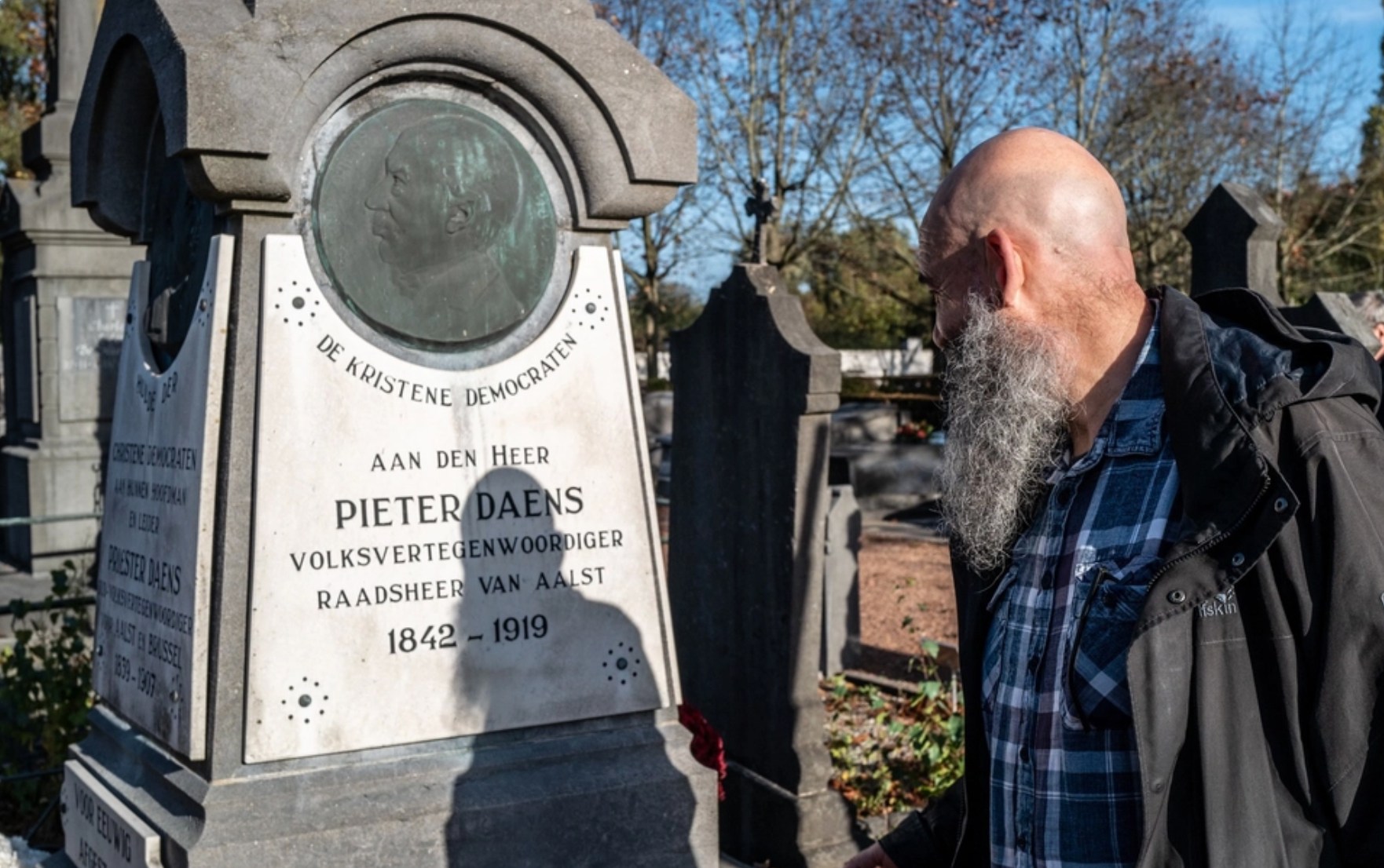 Priester Daensfonds herdenkt familie Daens op 1 november