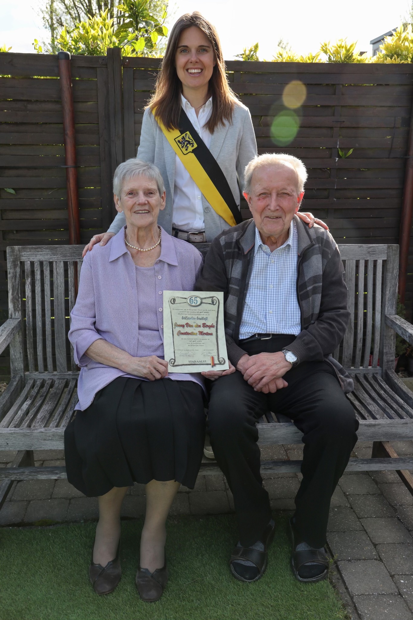 Op woensdag 10 april vierden Jonny Van den Berghe (87) en Constantine Mertens (85) in de Meidoornlaan in Terjoden hun briljanten huwelijksverjaardag. 