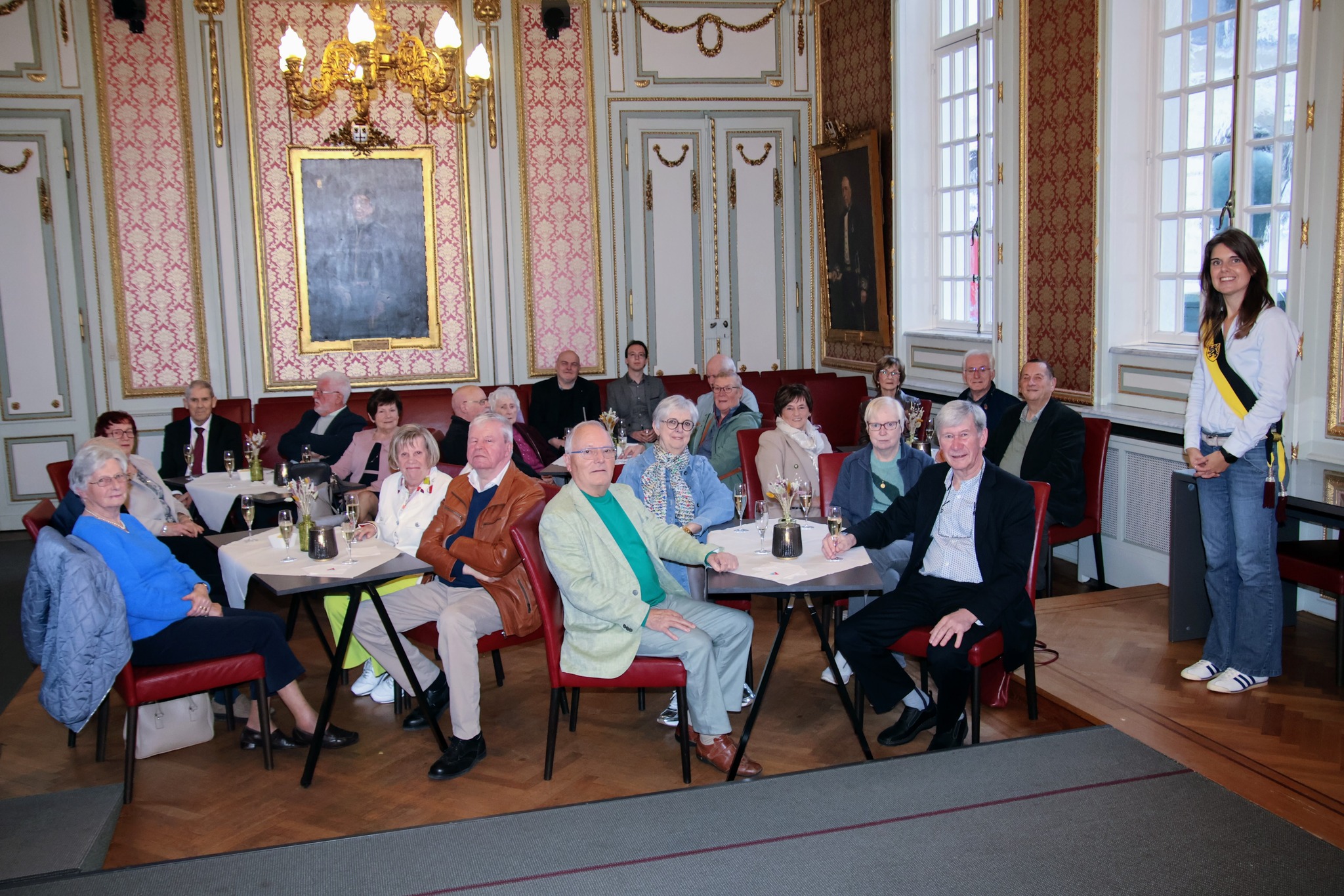🎉 Tien jubilerende koppels gevierd in Aalst! 💍