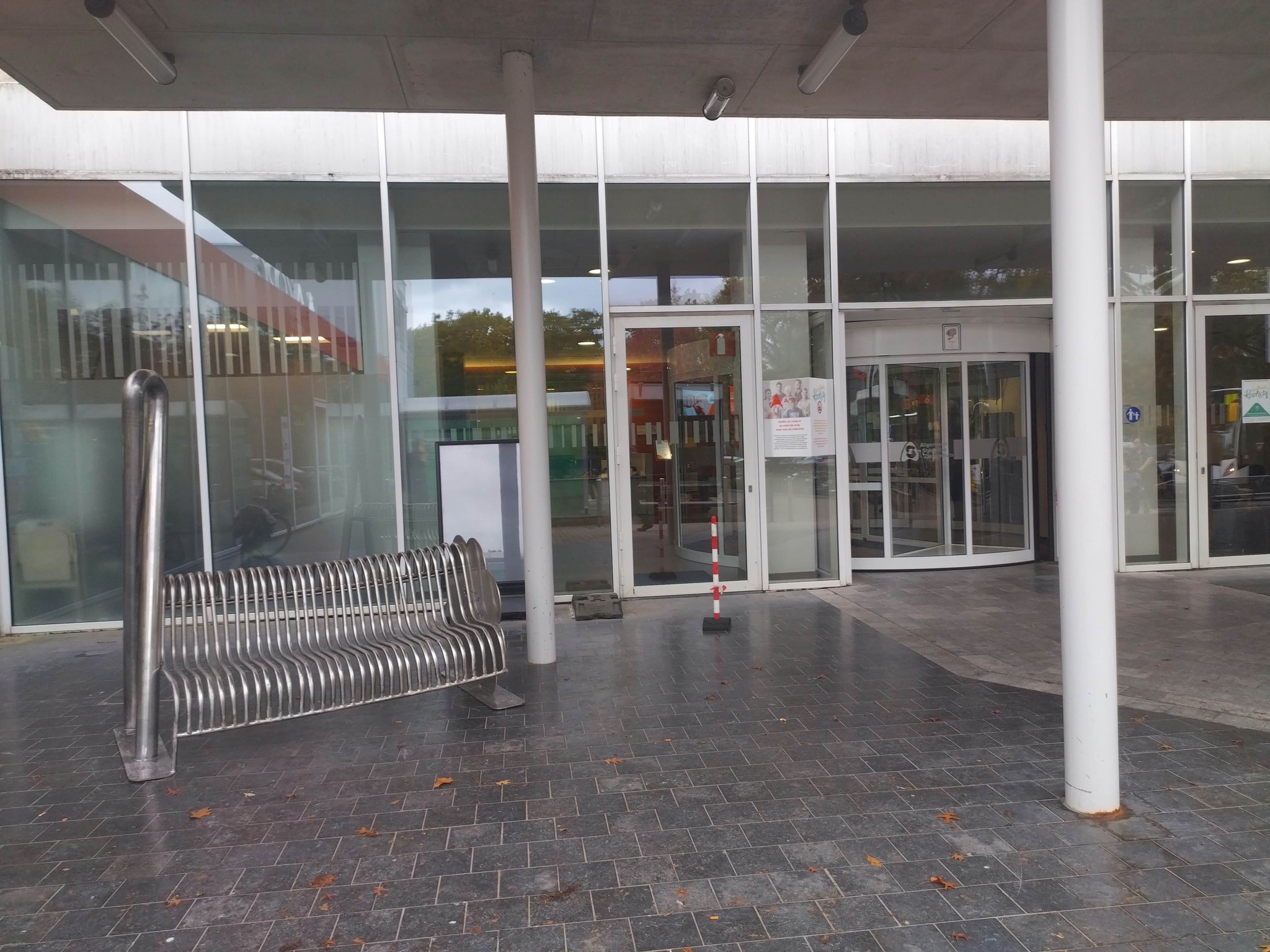 VTI Aalst maakt babbelbanken voor AZORG en Huis Hoop
