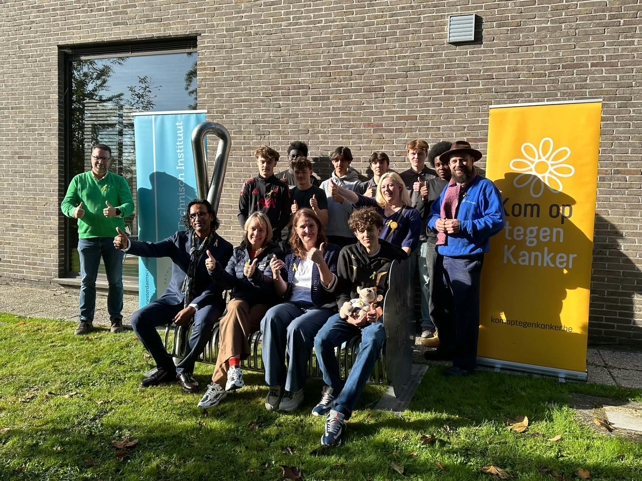 VTI Aalst maakt babbelbanken voor AZORG en Huis Hoop