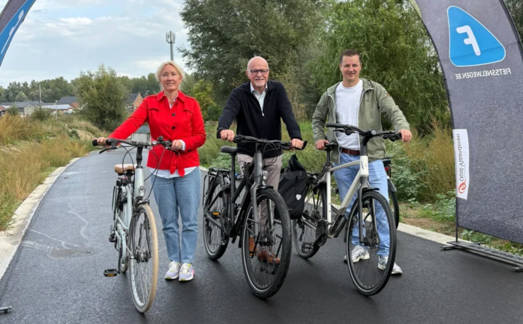 Nieuwe kilometer fietssnelweg brengt Dendermonde en Aalst dichter bij elkaar